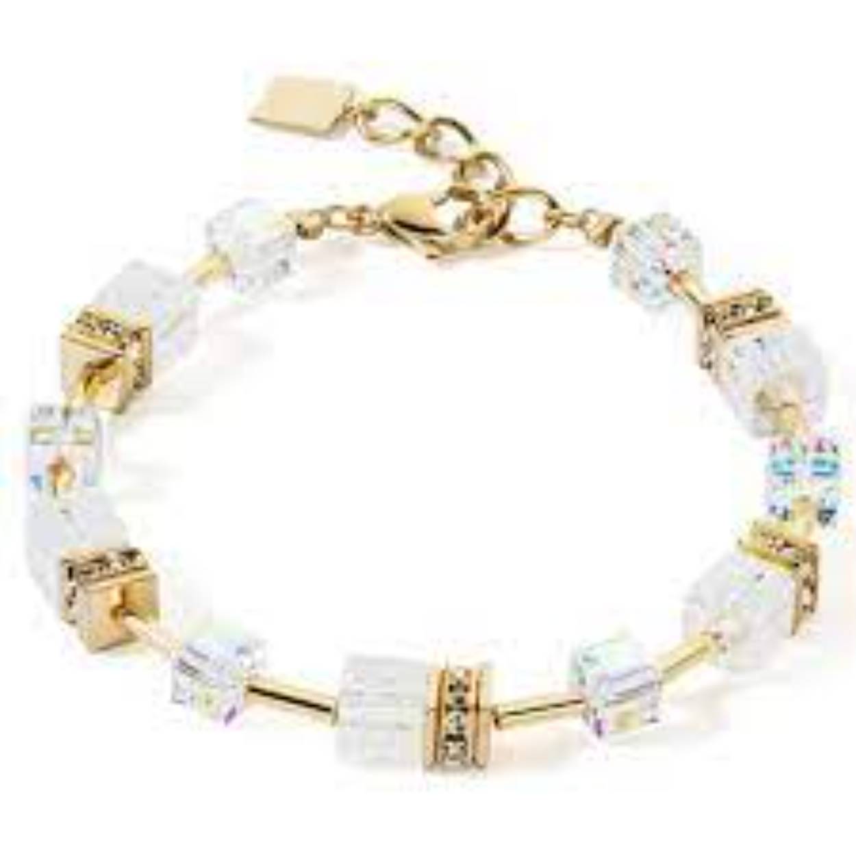 De GEOCUBE® Iconic Nature-armband is een handgemaakt sieraad met gebarsten bergkristal en sprankelende Swarovski®-kristallen. Dit meesterlijke sieraad combineert het rustgevende effect van bergkristal met goud- en kristaltinten en creëert zo een elegant accessoire dat de schoonheid van de natuur viert.