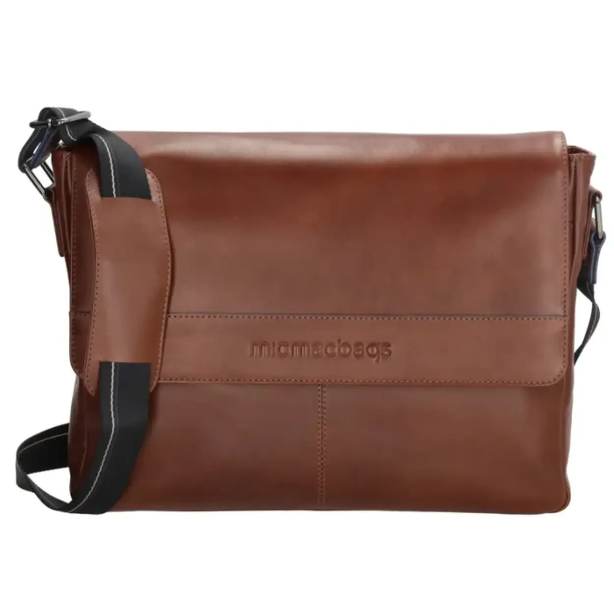 Gestroomlijnd en stijlvol, dat is deze laptoptas van het merk Micmacbags. Hij komt uit de Le Mans collectie en is ideaal in het dagelijkse gebruik. Je draagt hem aan de verstelbare schouderband. Zo draag je hem op jouw favoriete manier. De tas heeft een laptopvak van 15,6 inch. Het hoofdvak sluit met een overslag en zo is jouw laptoptas ook nog eens heel veilig. Ben jij klaar om indruk te maken?

De collectie van Micmacbags ontstaan niet zo maar. De collecties beginnen allemaal bij een inspiratiebron. We laten ons het liefst inspireren door landen en culturen. De tassen zijn gemaakt voor de dagelijkse avonturen, groot of klein. 

De eigenschappen van de laptoptas zijn:

Hoofdvak met overslag
Verstelbare schouderband
Laptopvak - 15,6 inch