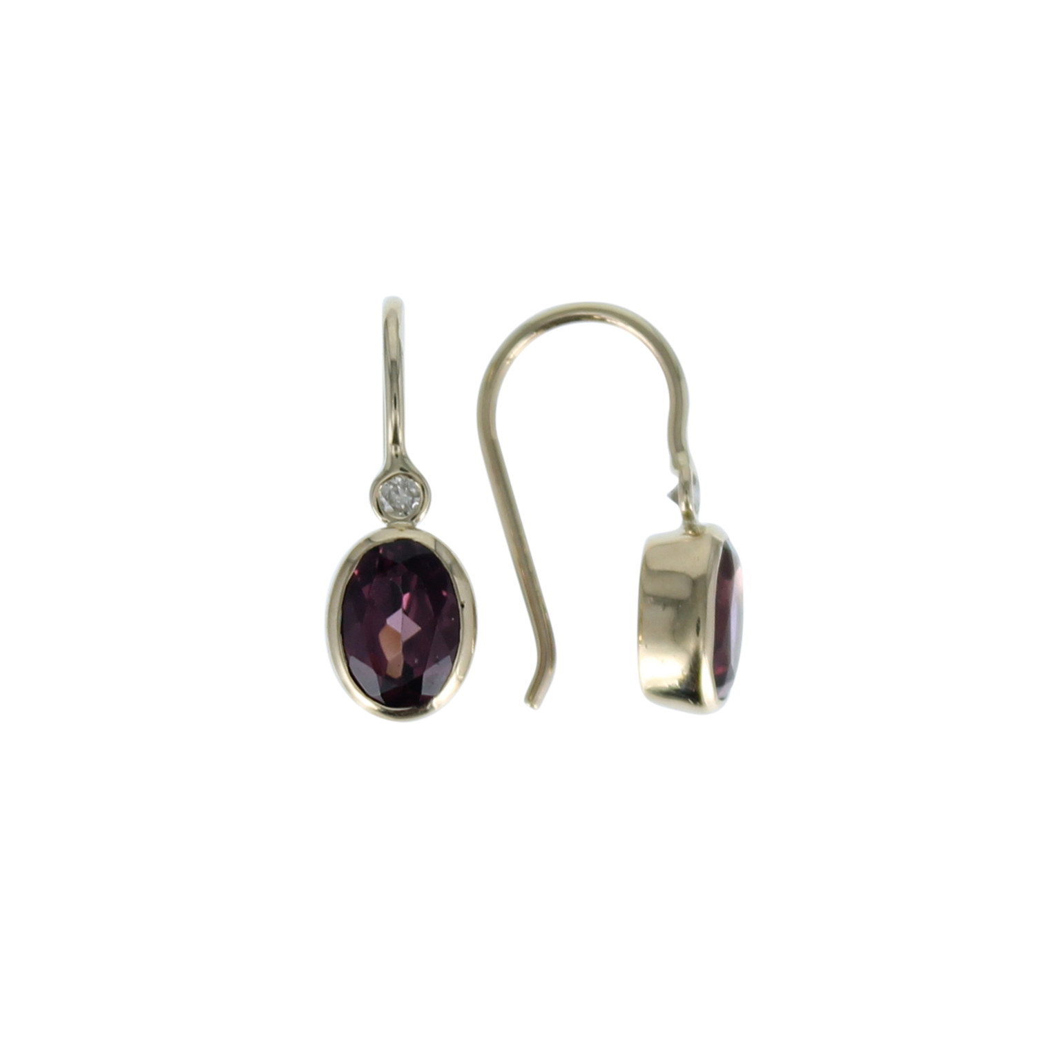 oorhanger 14kt goud
ovale facet geslepen steen van 5x7mm met diamantje er boven en vaste haak