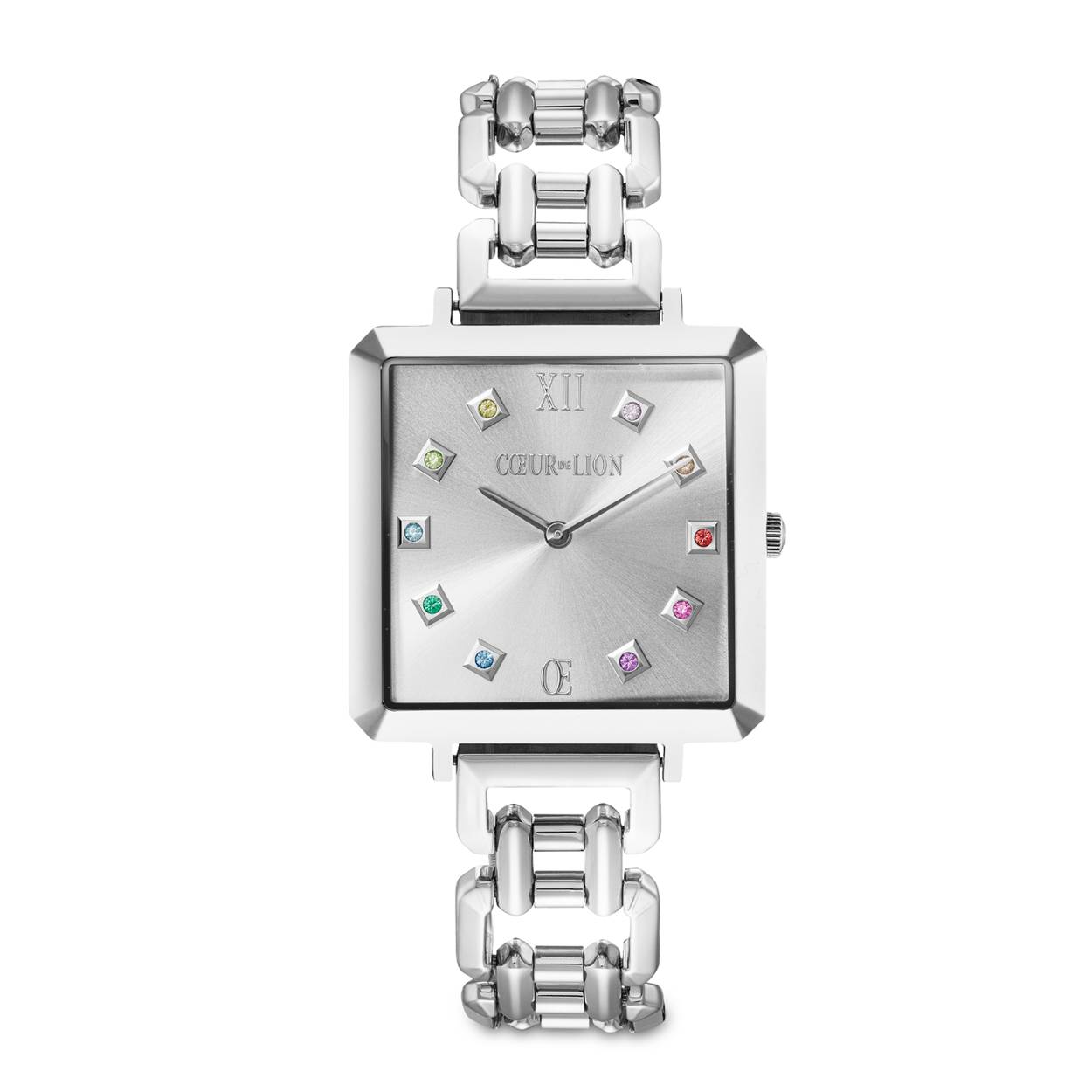 Bekijk Iconic Cube wijzerplaat  Classic Rainbow 
Niet alleen een horloge dat bij het sieraad past, maar ook een sieraad zelf. Geïnspireerd door de iconische GEOCUBE®-designtaal, geven heldere vormen, perfecte proporties en gefacetteerde randen de populaire Iconic Cube Watch een heel bijzonder karakter. De stalen schakels weerspiegelen op speelse wijze de vorm van de horlogekast en zien eruit als een oogverblindende armband. De wijzerplaat van de klassieke zilverkleurige versie is bezet met kristallen in een veelkleurige regenbooglook. Dit betekent dat het horloge bij elke outfit gedragen kan worden. Het horloge heeft een  roestvrijstalen behuizing met afmetingen van 32×32 mm en een kasthoogte van slechts 7,5-7,8 mm. Het heeft ook een premium Japans quartz uurwerk . Het horloge heeft een eenvoudig verstelbare roestvrijstalen armband met gefacetteerde metalen schakels. Het snel sluitende slot maakt het op maat maken van het horloge  eenvoudig.

Elk sieraad dat u bij COEUR DE LION bestelt, wordt u geleverd in een premium designetui en met een certificaat van echtheid.