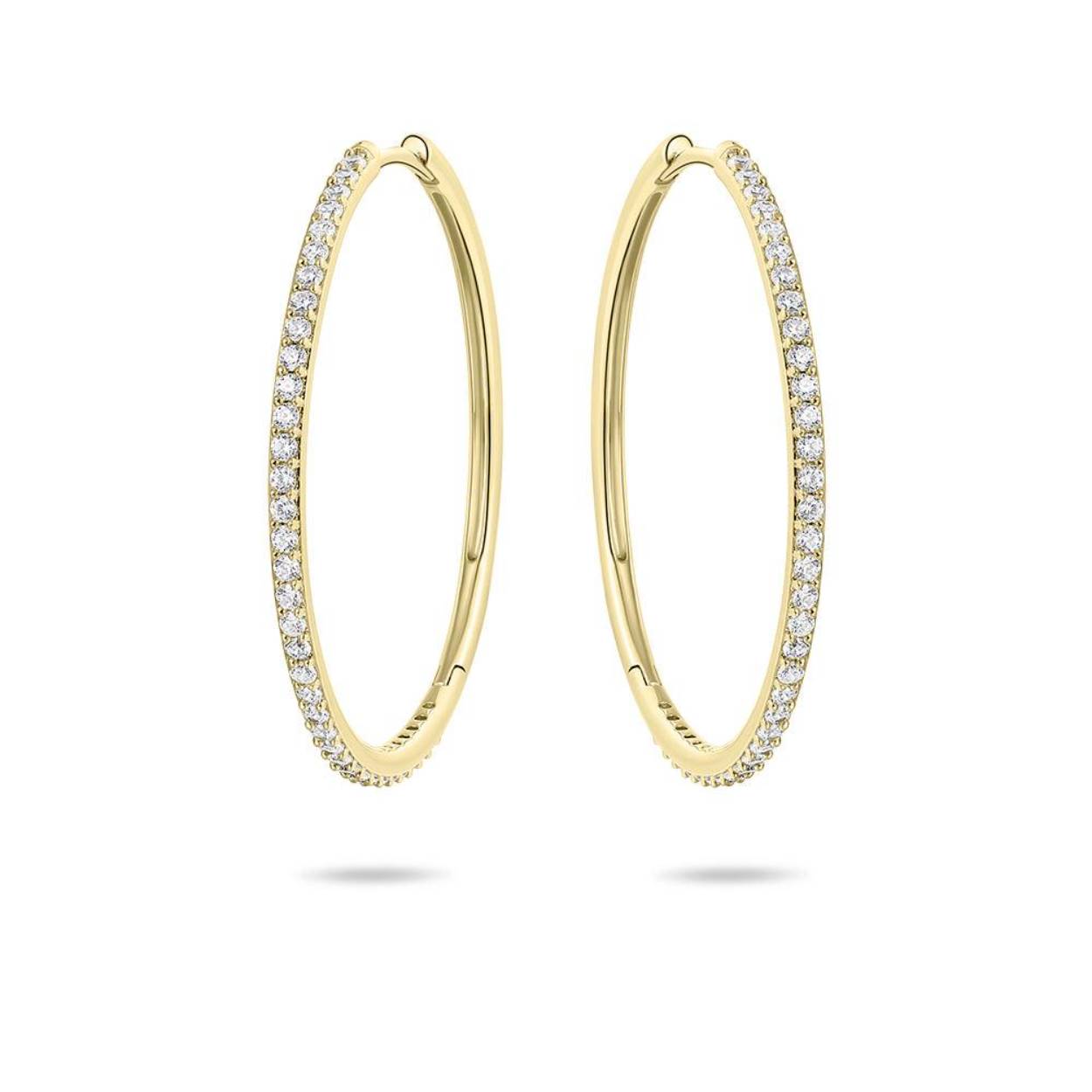 Prachtige 14 karaat gouden oorringen met en zirkonia's. De diameter bedraagt 25 mm en de oorringen zijn uitgerust met een scharniersluiting.