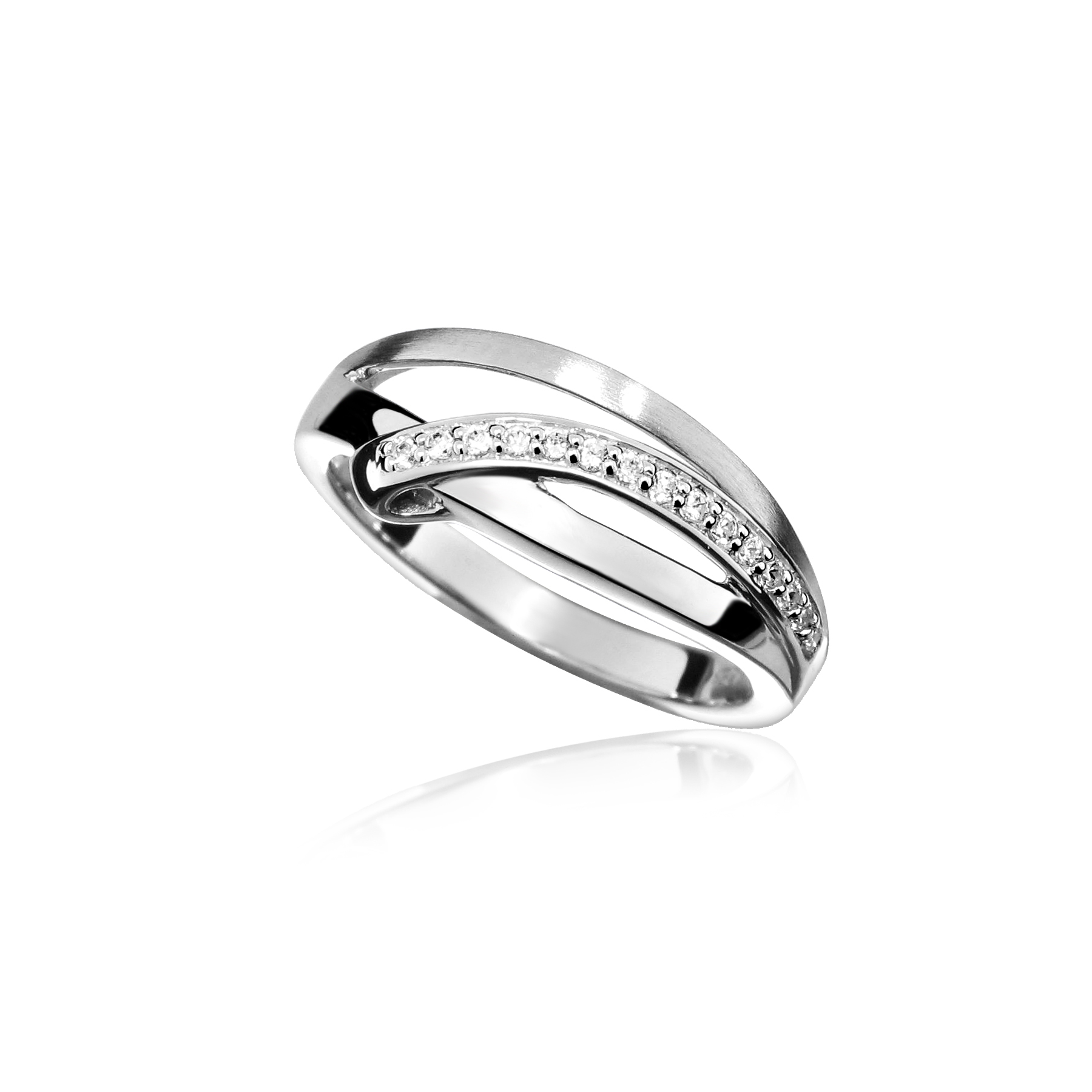 Deze 925 zilveren ring is mooi en sierlijk ontworpen. De ring is gedeeltelijk glad gepolijst en gedeeltelijk gematteerd, dit zorgt voor een bijzondere uitstraling. De briljant geslepen zirkonia stenen zorgen voor de nodige schittering. Dit sieraad is onderdeel van een onwijs leuk setje van een ring, hanger en oorsieraden.

Set productnummers:
Ring: R014
Hanger: H014
Oorsieraad: O014