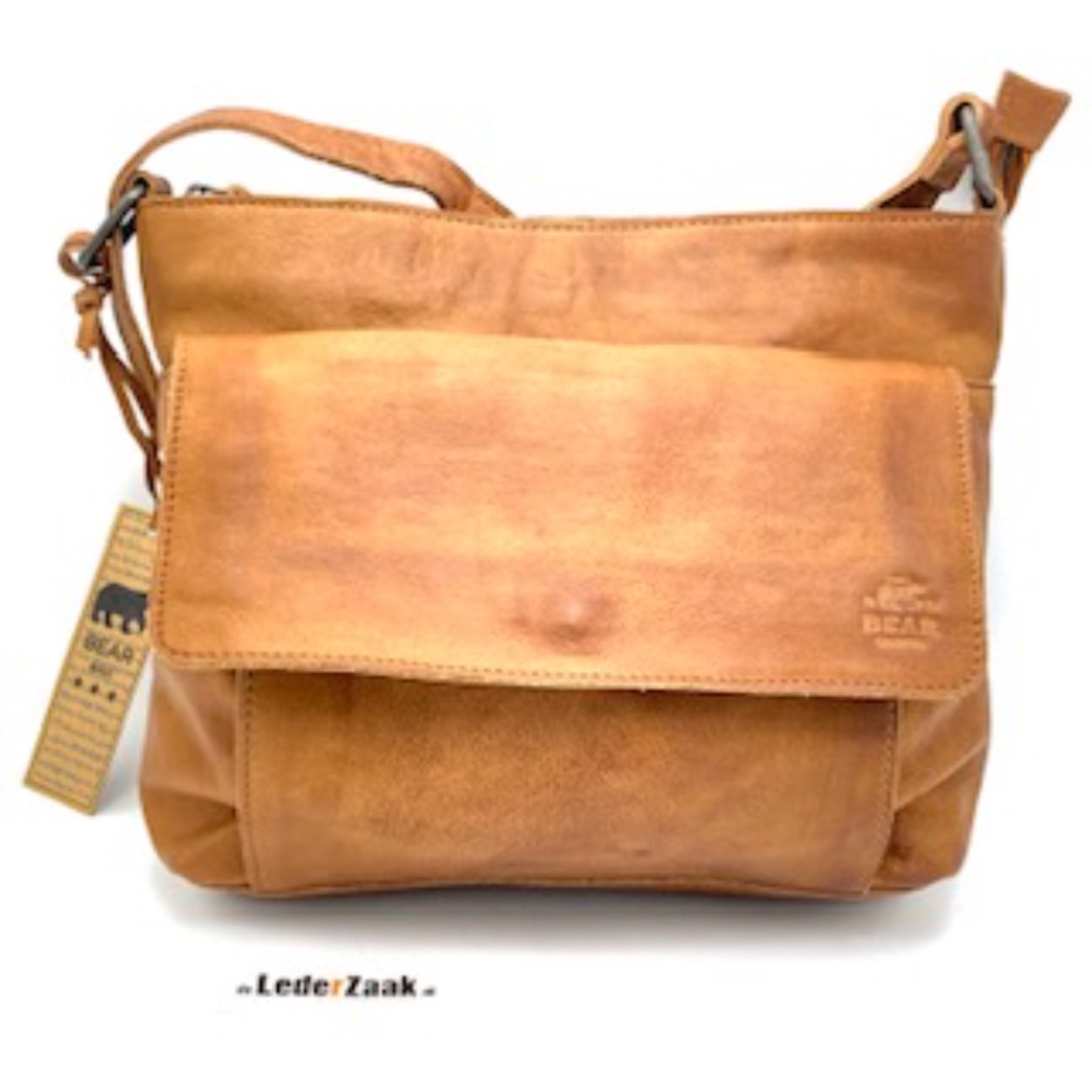 Trendy Damestas met Klep en Veel Opbergruimte – Stijlvol & Functioneel

Op zoek naar een stijlvolle damestas die zowel elegant als praktisch is? Deze prachtige schoudertas voor dames met klep aan de voorzijde is een echte must-have! De klep is voorzien van een blinde magneetsluiting, wat zorgt voor een strakke afwerking én veiligheid van je spullen. Dankzij het slimme design en de handige vakverdeling is deze tas perfect voor dagelijks gebruik.

Kenmerken:

Stijlvolle klep met blinde magneet voor een veilige en elegante sluiting
Ritsvak aan de achterzijde voor extra opbergruimte
Ruim hoofdvak met ritsafgescheiden tussenvak – ideaal om je spullen geordend te houden
Steekvak voor je mobiele telefoon aan de binnenzijde voorzijde
Extra binnenvak met ritssluiting aan de achterzijde binnenin
Gemaakt van stevig materiaal, perfect voor dagelijks gebruik
Afmetingen:
Hoogte: 24 cm
Breedte: 25 cm
Diepte: 8,5 cm

Of je nu naar je werk gaat, een dagje uit bent of gewoon een tas zoekt waarin je alles kwijt kunt – deze dames schoudertas is een echte alleskunner. Combineer functionaliteit met mode en bestel vandaag nog jouw nieuwe favoriete tas!