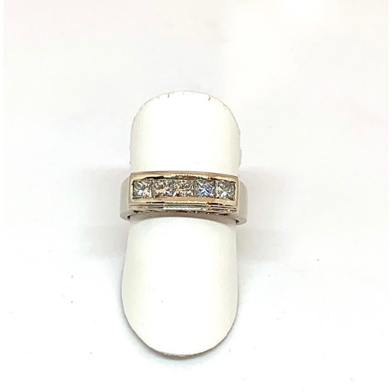 Prinsessen ring diamant witgoud 14K 
5x 0,30ct SI1 