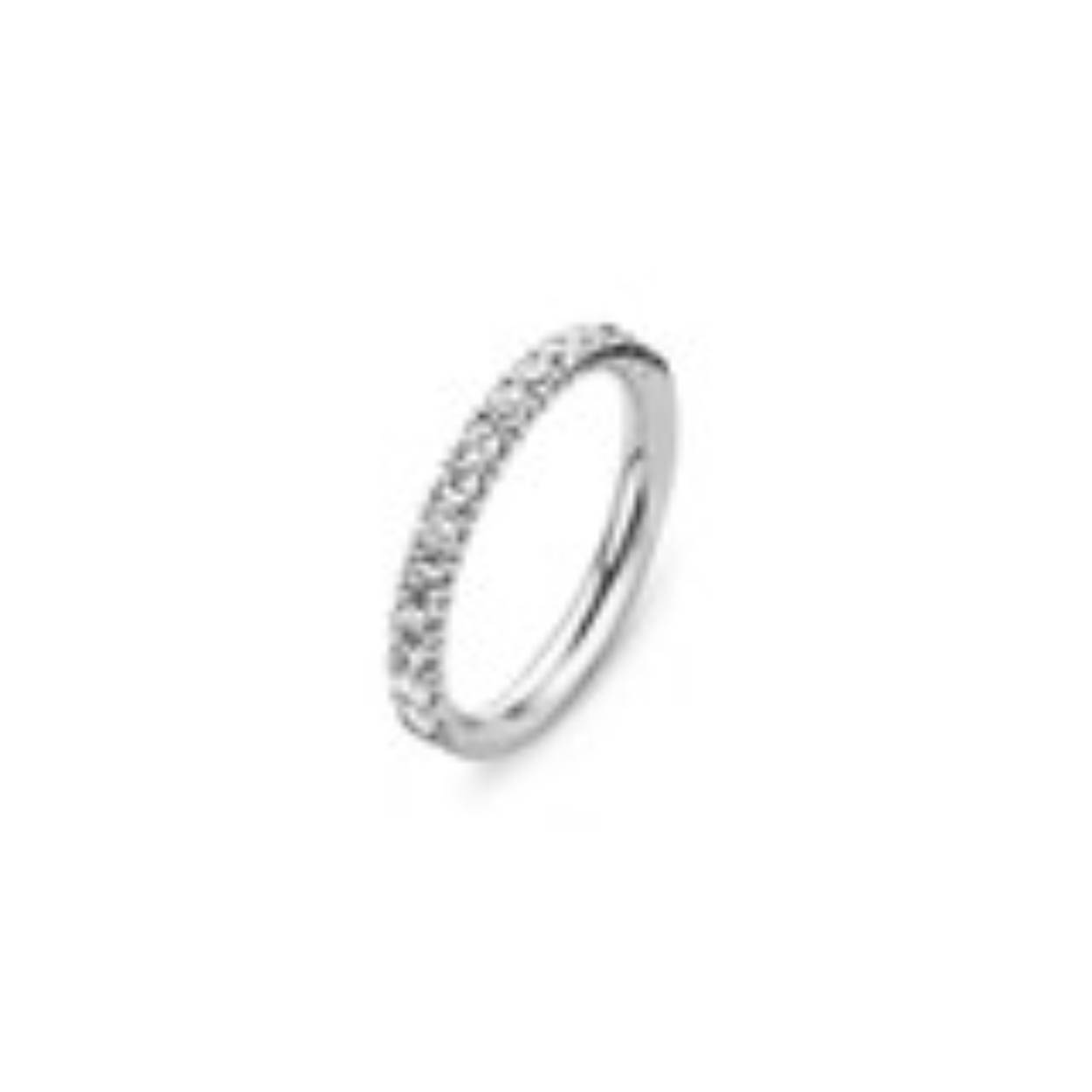 Deze prachtige Moments klassieke ring met zirkonia is de perfecte toevoeging aan jouw sieradencollectie. De ring is gemaakt van hoogwaardig materiaal en is voorzien van schitterende zirkonia stenen voor een luxe uitstraling. Draag de ring alleen voor een subtiele touch of combineer hem met meerdere ringen voor een trendy en stijlvol effect. Een must-have voor elke moderne vrouw!