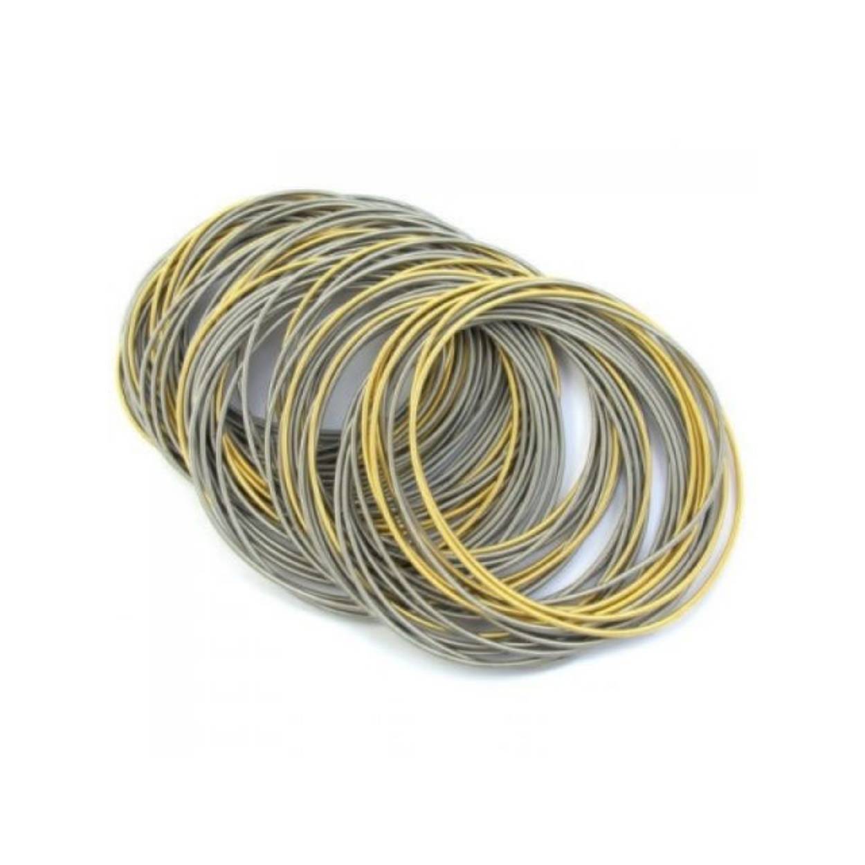 Armband gemaakt van 80 individuele roestvrij stalen veren, elastisch en soepel, 20cm lang
ontworpen door Tiziana Redavid
La Molla is de Italiaanse naam voor de lente. Het werd de merknaam van de sieradencollectie van de Parijse kunstenares Tiziana Redavid, die veel succes had met haar ongewone creaties in grote steden over de hele wereld. De drie L's in La Molla doen denken aan de dynamische veerbeweging.
Vanwege het grote aantal losse banden adviseren wij de grote maat!
