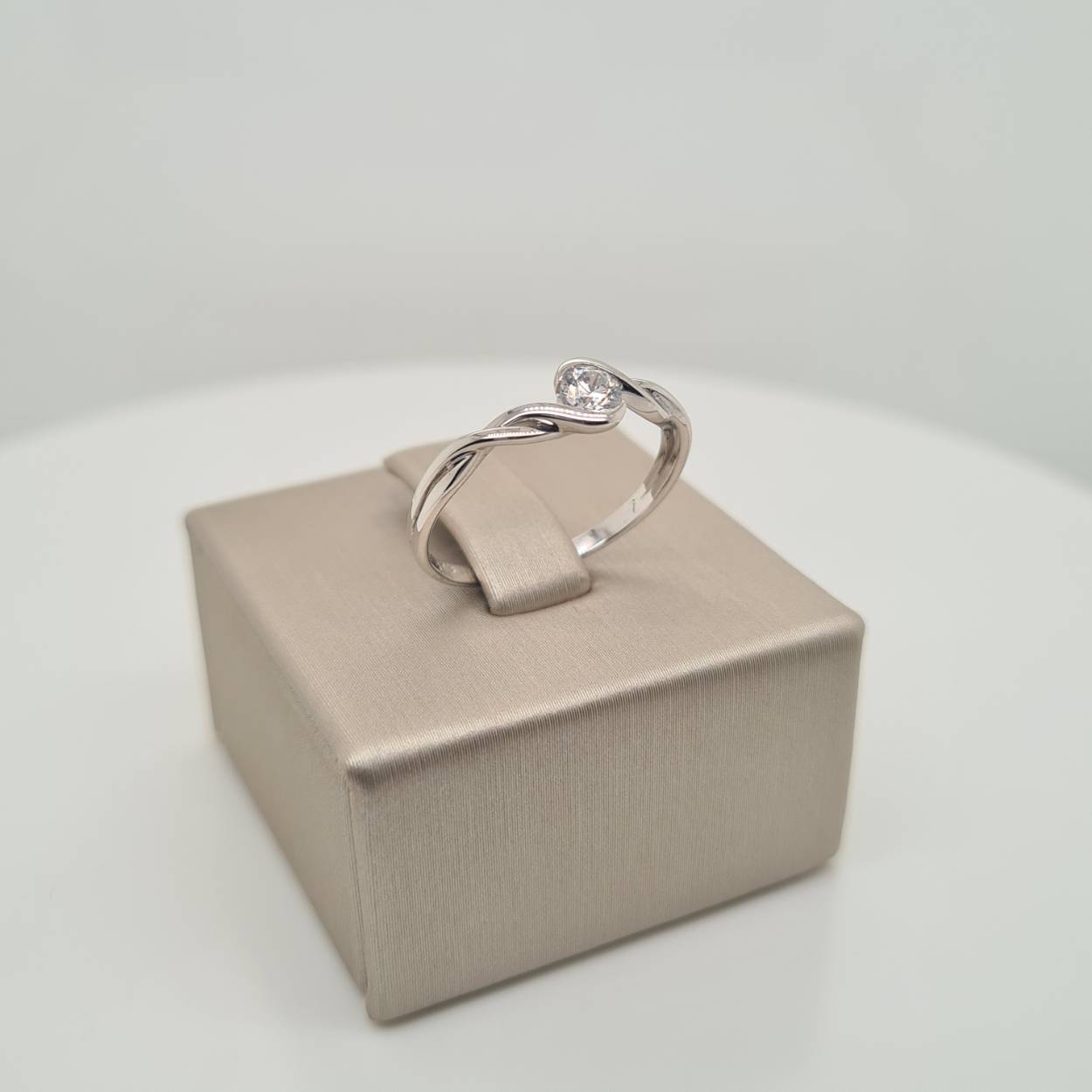 14krt gouden ring met zirkonia