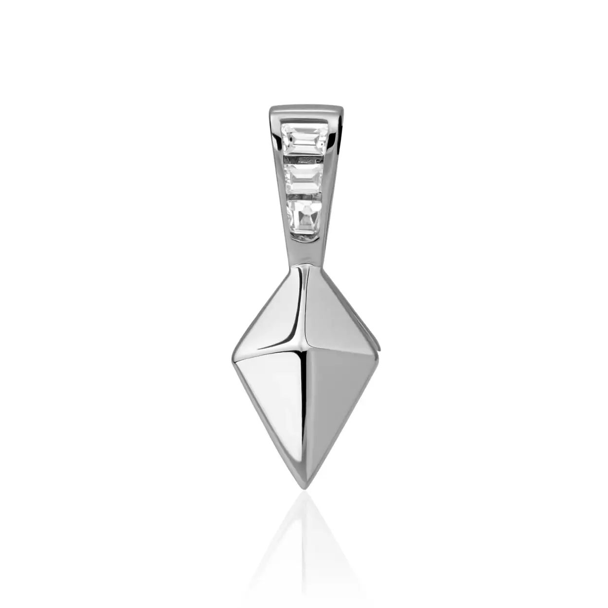De Pyramid Edge hanger maakt van je Chain een echte eyecatcher. De Pyramide hanger is gemaakt van 925 sterling zilver en heeft een prachtig facetgeslepen designau n wordt gebruikt met witte zirkonia's. Stel jouw favoriete ketting samen; draag de hanger bij een van onzeKetens en combineer het met een van onzeketting EdelstenenBent u benieuwd naar ons Mix en Match concept? Neem dan even de tijdhier een kijkje!
