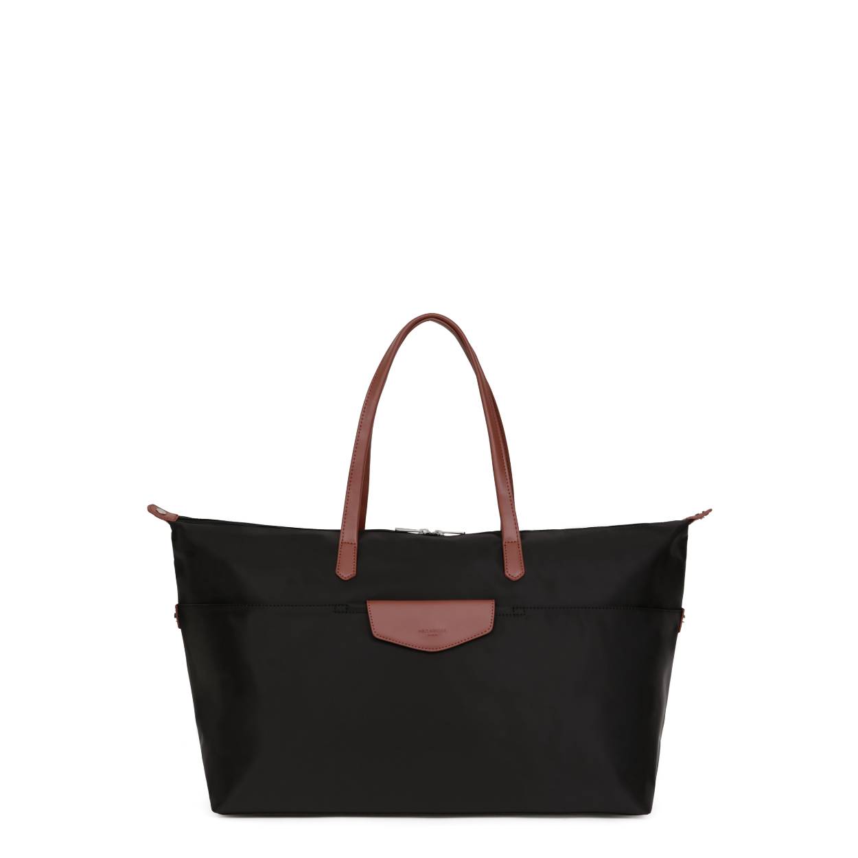 Elegante reisgenoot voor weekend weg of naar de sport. Of tijdens het shoppen te vullen met de mooiste spullen. Onder de toprits zit 1 hoofdvak en vak voorzien van rits en twee steek vakken.

Afmetingen:
Hoogte 30 cm x breedte 60cm x diep 20cm