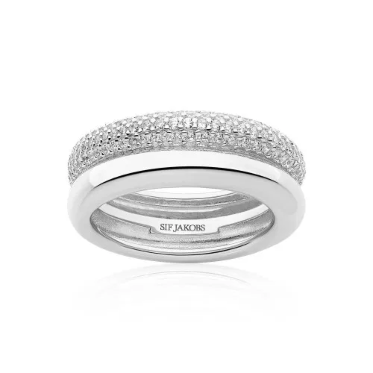 Ring gemaakt van 925 sterling zilver met gerhodineerd oppervlak, gepolijst oppervlak en hoorn met facetgeslepen witte zirkonia.

Ringafmetingen: Breedte 8 mm, dikte 2,5 mm