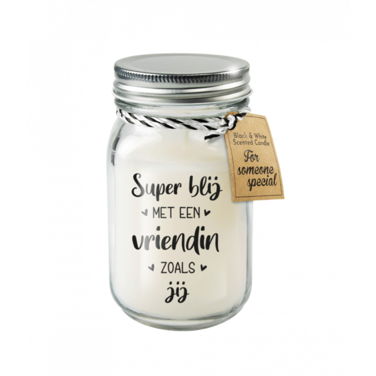 Deze black and white scented candle met tekst Super blij met een vriendin als jij is verkrijgbaar in een mooie glazen pot, bevat 340 gram kaarsvet en heeft hierdoor ongeveer 80 branduren.