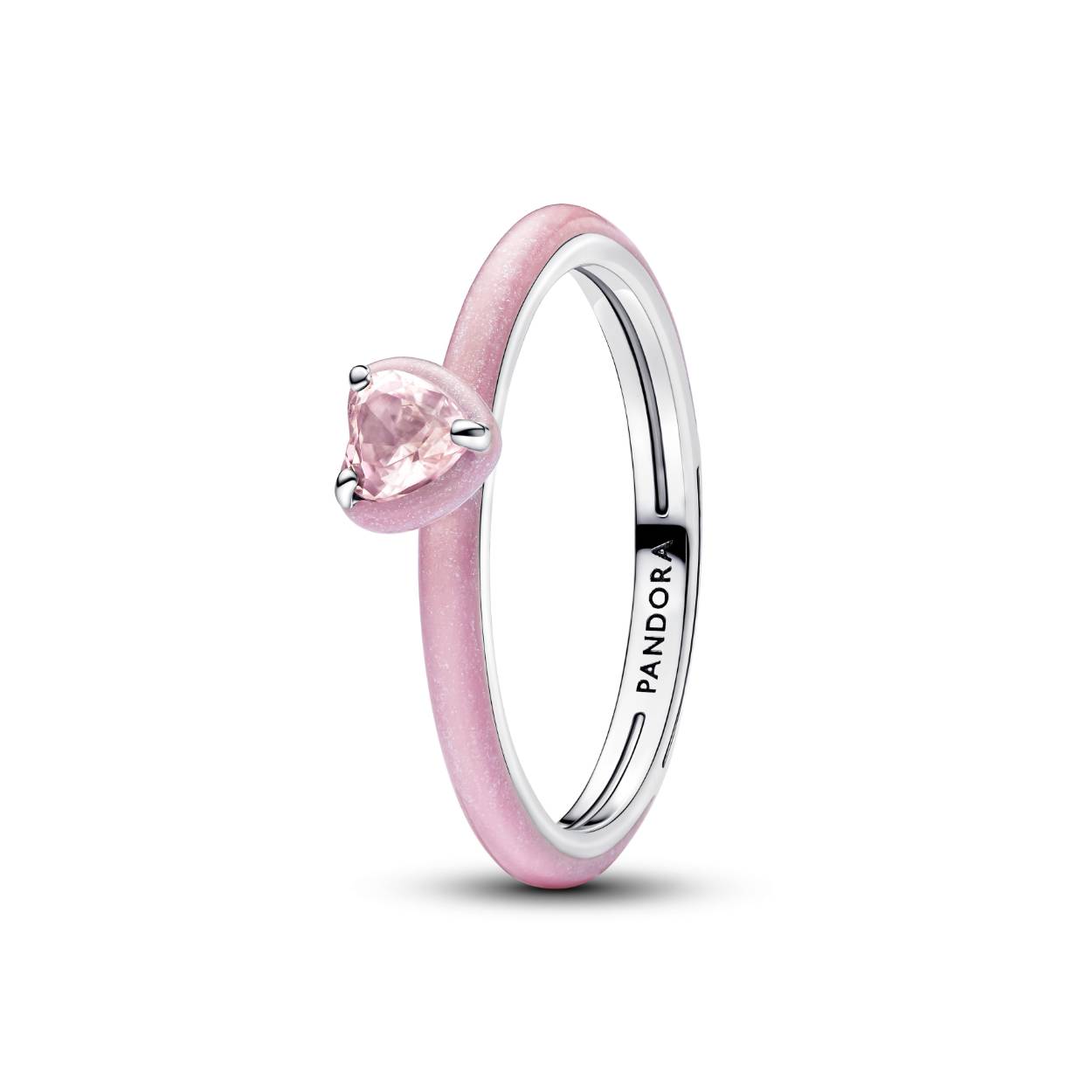 Zie het leven door een roze bril met deze heldere, op liefde geïnspireerde ring. De sterlingzilveren ring is bezet met een hartvormig roze kristal in klauwzetting, omringd door glinsterend roze emaille. De band met gedeeltelijk emaille voegt een speelse touch toe, terwijl het hartmotief de geest van zelfliefde belichaamt - een perfecte herinnering dus om elke dag bij je te dragen. Zie het leven door een roze bril met deze heldere, op liefde geïnspireerde ring. De sterlingzilveren ring is bezet met een hartvormig roze kristal in klauwzetting, omringd door glinsterend roze emaille. De band met gedeeltelijk emaille voegt een speelse touch toe, terwijl het hartmotief de geest van zelfliefde belichaamt - een perfecte herinnering dus om elke dag bij je te dragen. Zie het leven door een roze bril met deze heldere, op liefde geïnspireerde ring. De sterlingzilveren ring is bezet met een hartvormig roze kristal in klauwzetting, omringd door glinsterend roze emaille. De band met gedeeltelijk emaille voegt een speelse touch toe, terwijl het hartmotief de geest van zelfliefde belichaamt - een perfecte herinnering dus om elke dag bij je te dragen. 193088c02 MAAT 54