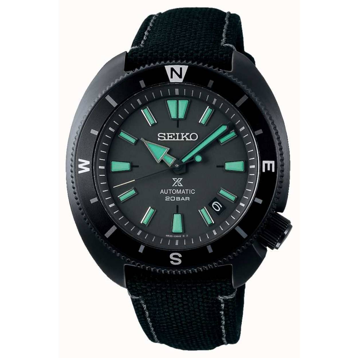 Prospex automatic Black series Limited edition nummer 3312/7000
Dit is een limited edition Black Series 'Samurai' horloge. Een zwart edelstalen polshorloge met siliconen band met gespsluiting. De kast heeft een diameter van 44 millimeter. Onder hardlex glas lees jij de tijd en datum met een verrassende oranje uurwijzer. Een kwalitatief sportmodel voor iedere dag. Dit is een automatisch horloge wat betekent dat jouw hand- en polsbewegingen automatisch worden omgezet in energie. Handopwinding is ook mogelijk, hierdoor is het vervangen van batterijen verleden tijd! 