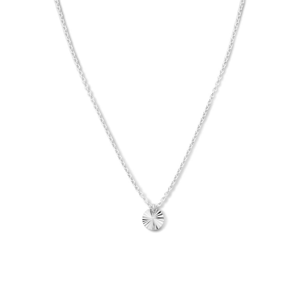 925 zilveren collier uitgevoerd met een ronde hanger met een gediamanteerde afwerking.