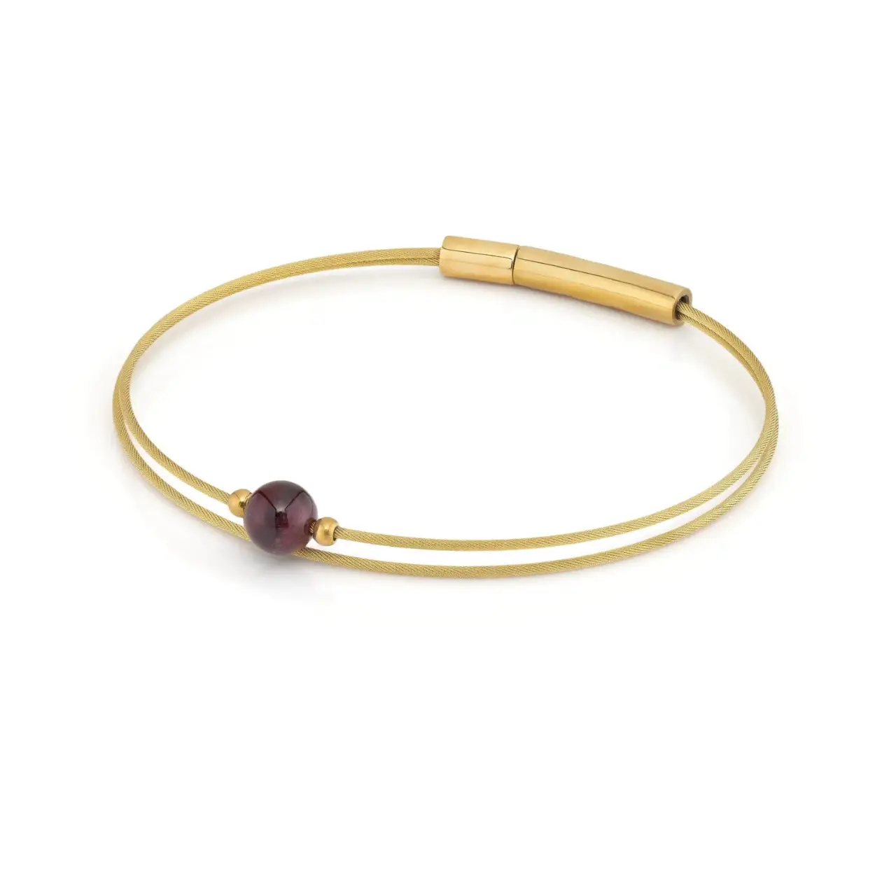  De geboortesteen van Januari is prachtig. Deze edelsteen is perfect voor ondersteuning tijdens crisissituaties of als je het even niet meer ziet zitten. Natuurlijk is het ook een bijzonder cadeau! 

Deze armband maken wij van twee soepele draden, met een Granaat en twee bolletjes van goud edelstaal en met een gemakkelijke bajonetsluiting.  

Gemakkelijke Bajonet Sluiting 
Handgemaakt in Nederland
Hypoallergeen