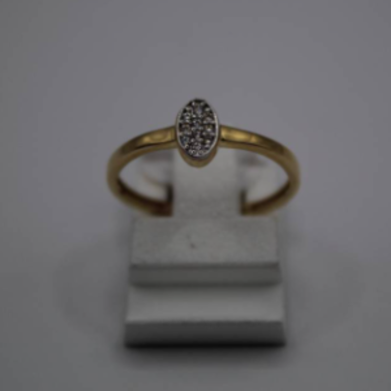 Gouden ring met zirkonias