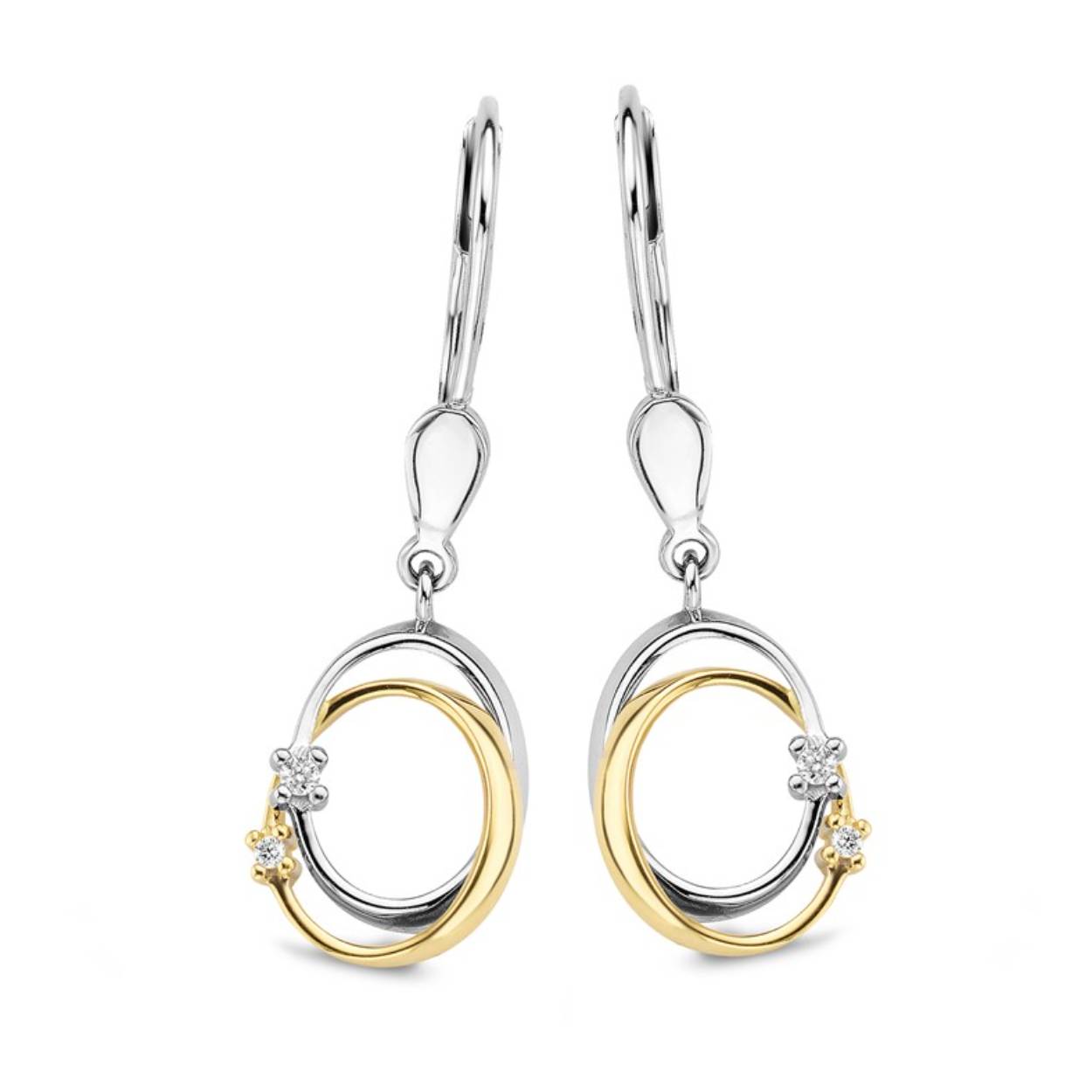 Bicolor (goud/zilverkleurige) oorhangers in 18kt goud met briljant: 0,03 ct
Sluiting: franse haak
Bijhorende hanger en ring ook verkrijgbaar
De prijs kan variëren naargelang de goudprijs