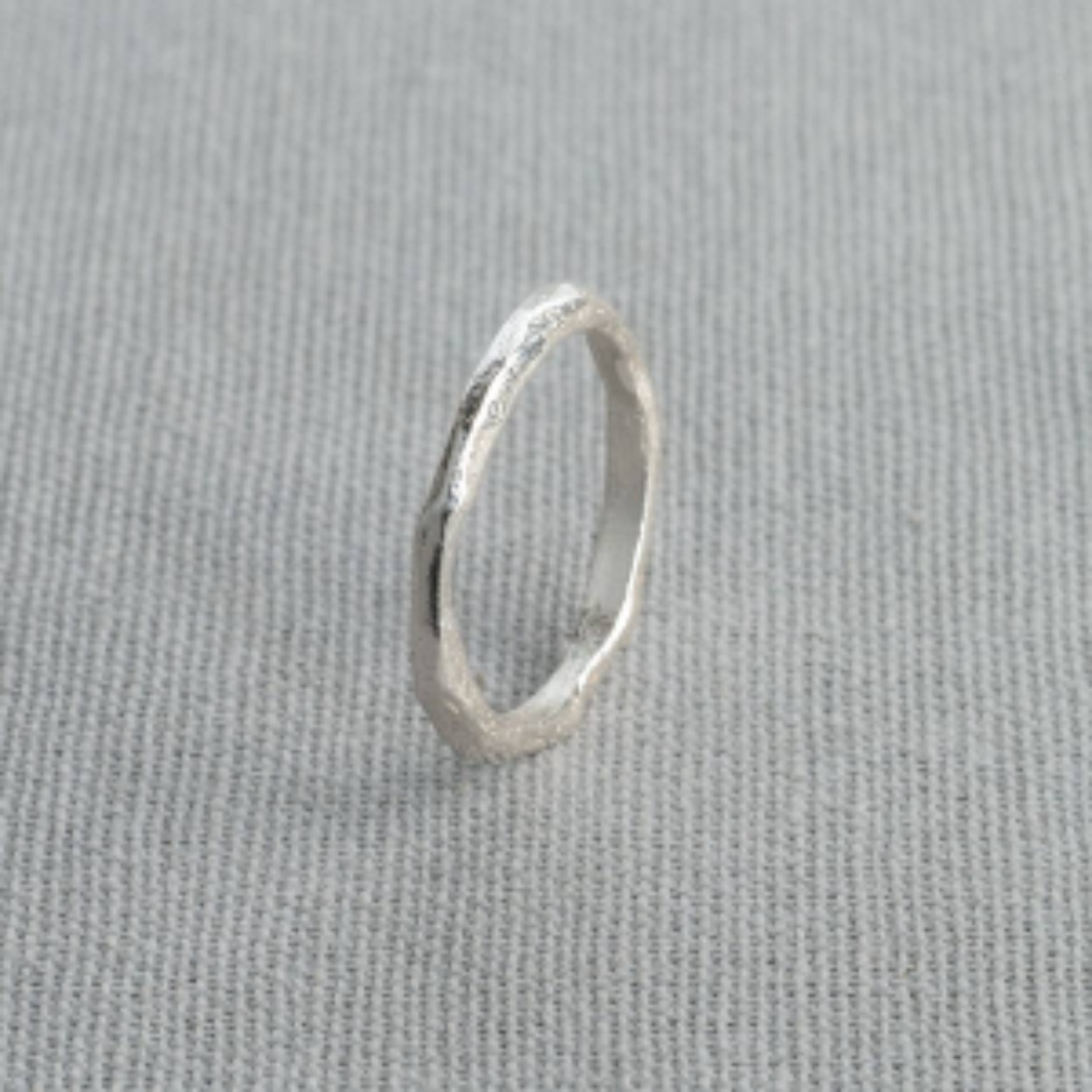 Zilveren ring organisch mt 56