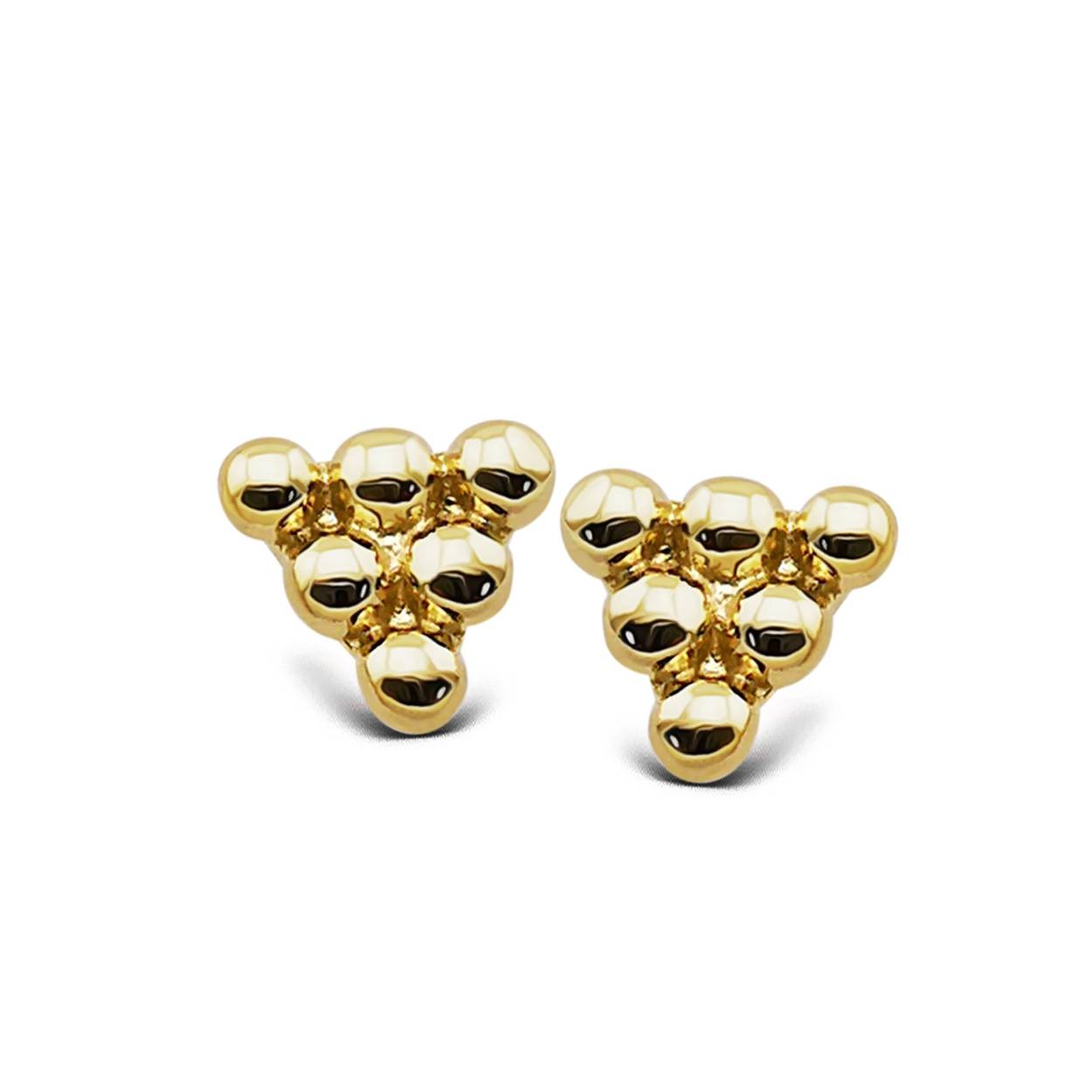 Maak je Earparty compleet met deze leuke Pyramide oorbellen van Jwls4u! Erg leuk als stud bij 2 of 3 gaatjes. Kijk voor leuke combinaties met oorhangers en oorringen op deze site en maak je eigen Earparty. Deze studs zijn gemaakt van 925 zilver en zijn verguld met 1 micron goud. Super kleurvast, dus je zal er lang plezier van hebben.