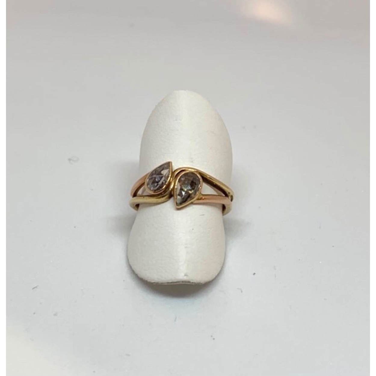 ring 14k peer geslepen diamant