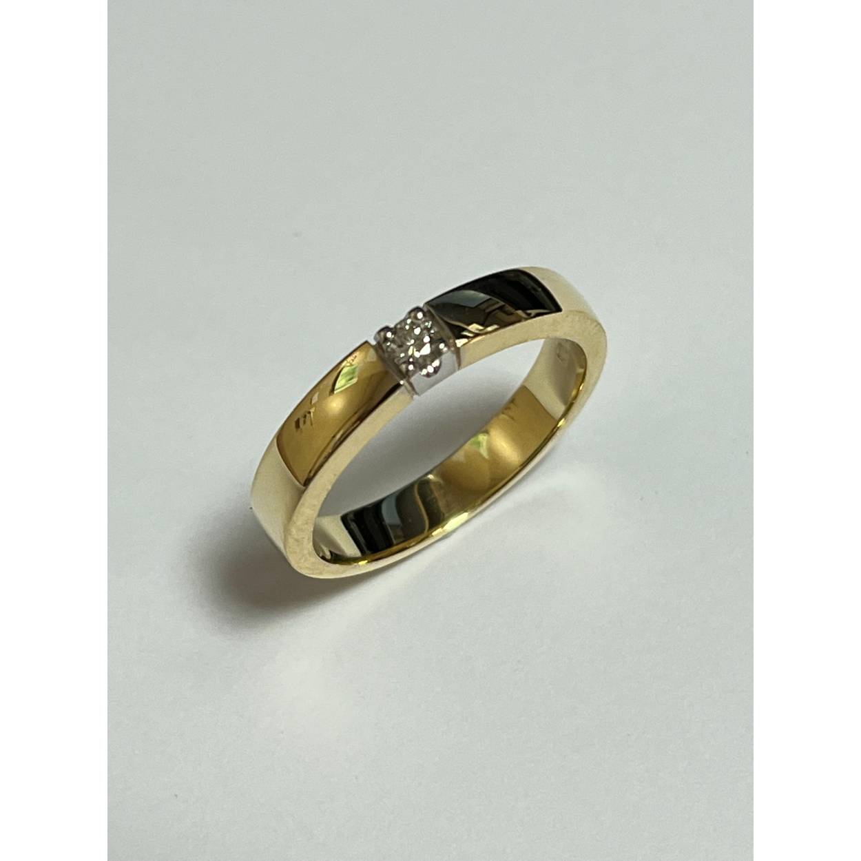 1x 0.07ct alliance ring 