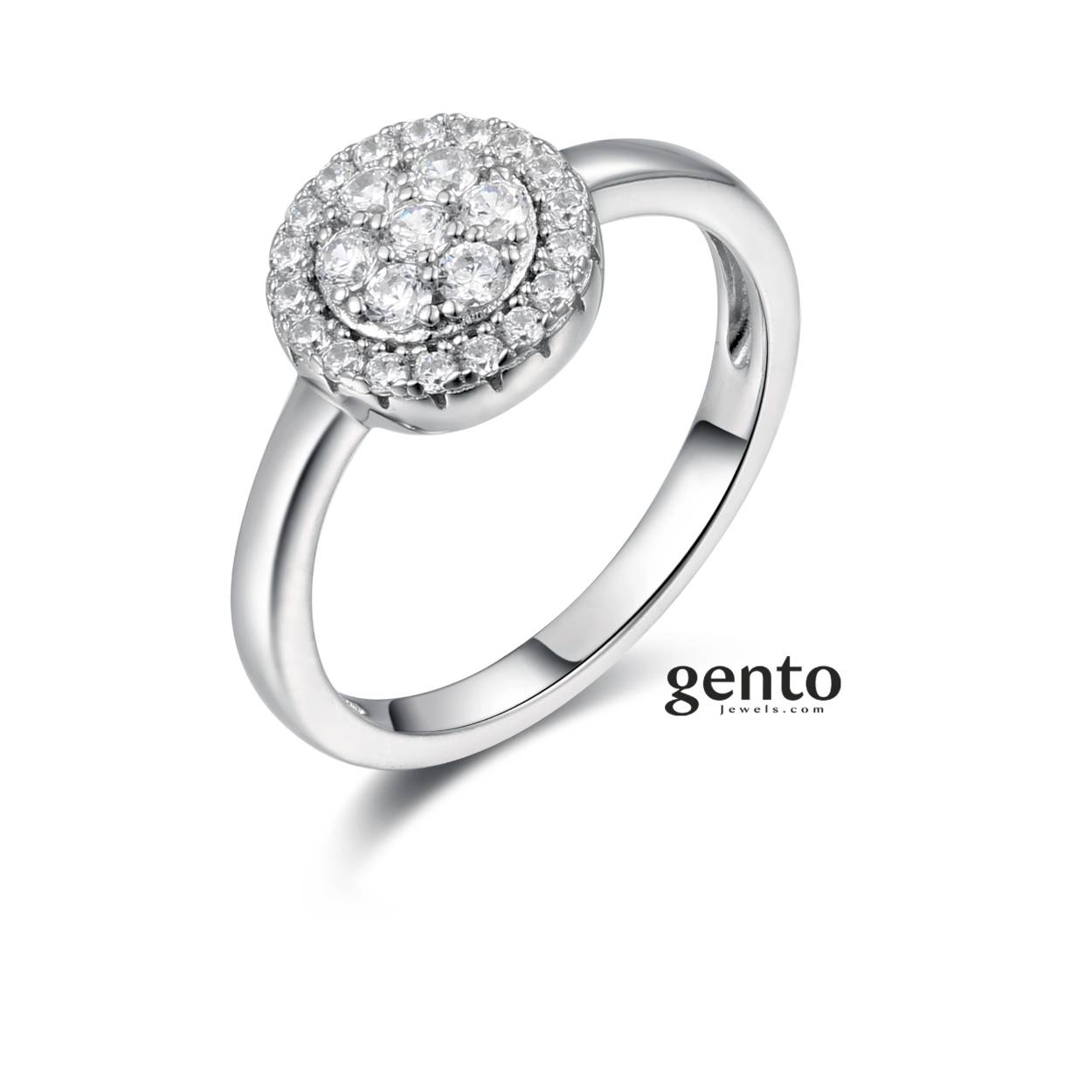 Zilveren ring met zirkonium steentjes.
Maat: 54 (Niet uw maat? Wij bestellen deze ring graag op uw maat.)
Bijhorende ketting en oorstekers ook verkrijgbaar