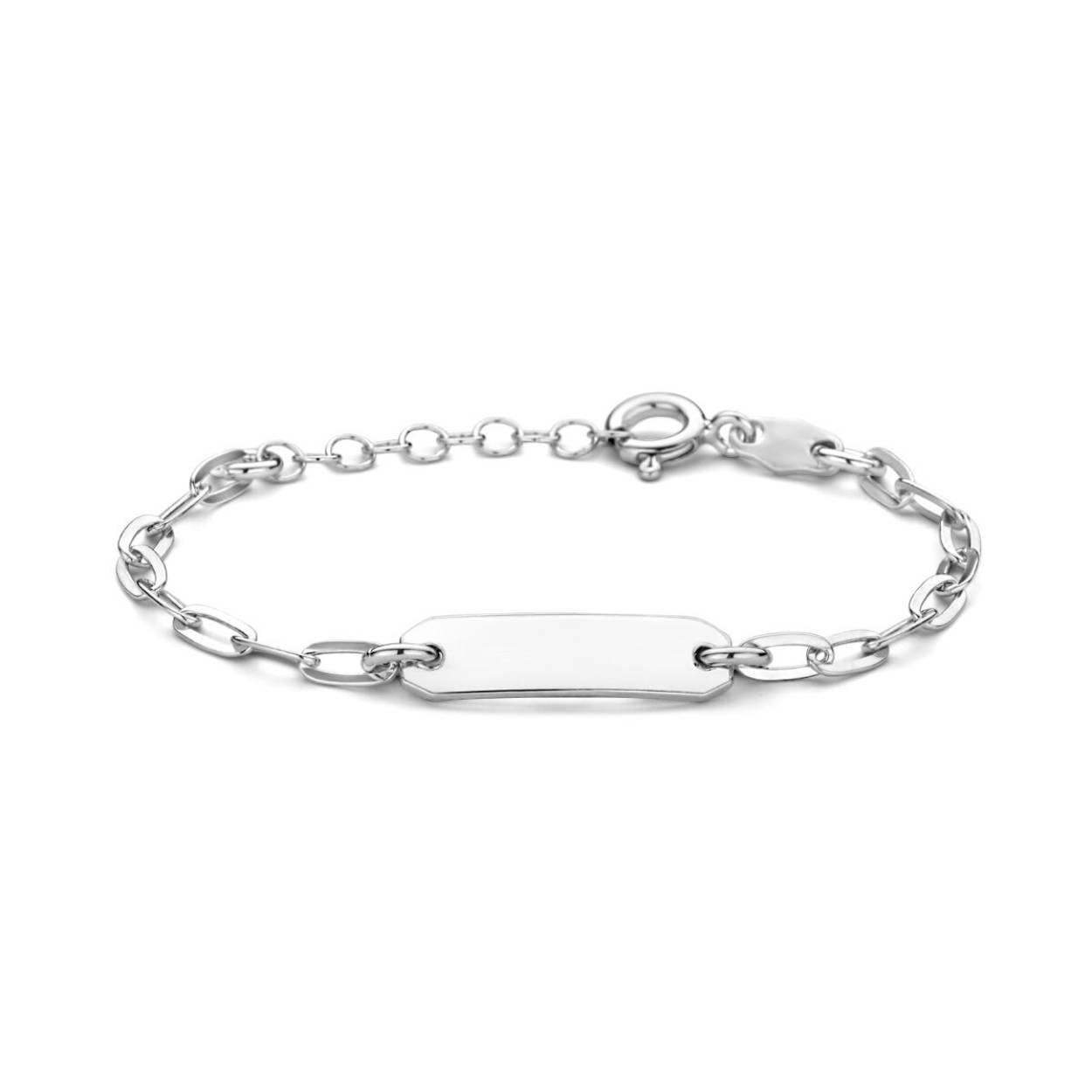 Gerhodineerd 925 zilveren graveerarmband. De armband heeft een draaglengte van 11cm met een extensie van 2cm en een schakelbreedte van 2.5mm.