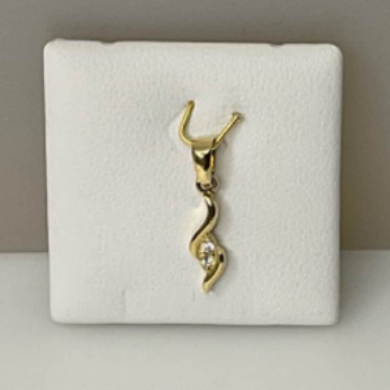 Gouden hanger met lusoog en zirkonia