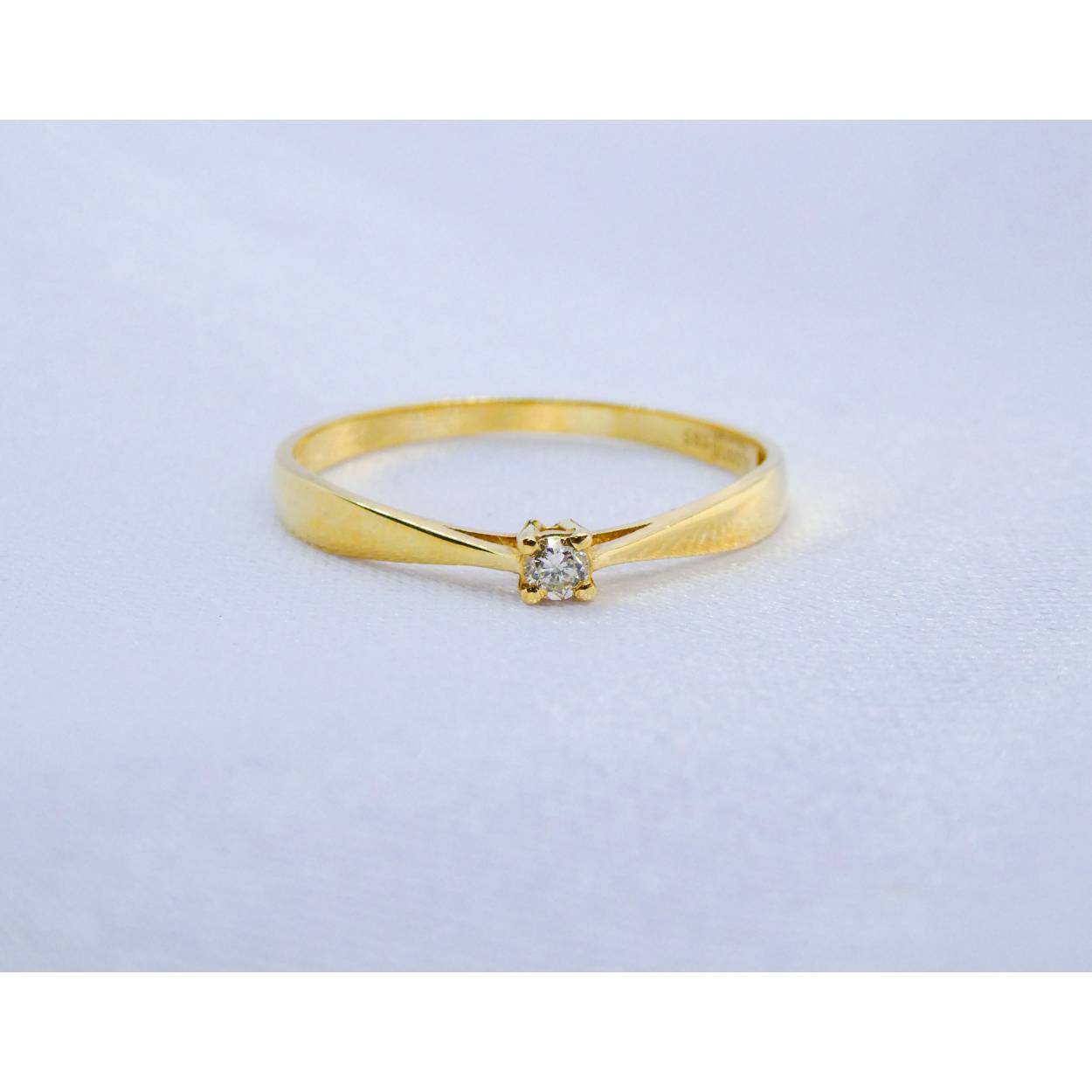 
Soort: Diamant
Slijpvorm: briljant
Karaat: 0.05
Helderheid: VS1
Kleur: G
Aantal: 1