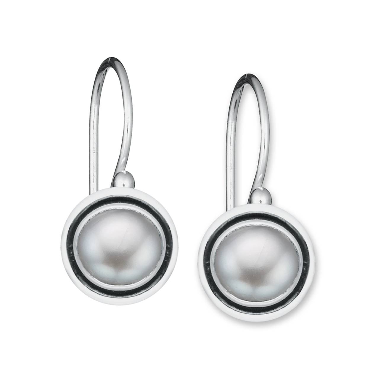 Oorbel -Pearl
25104065 - Sterling zilver
Deze klassieke sterling zilveren oorbellen hebben een witte zoetwater parels.