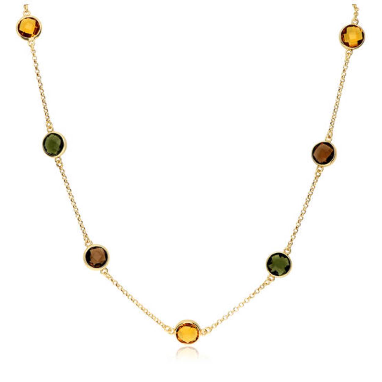 De Collier Jasseron met kleurstenen is een verfijnd zilver verguld sieraad. Dit armbandje, gemaakt van hoogwaardig zilver, is ideaal voor zowel dagelijkse draag als speciale gelegenheden. Combineer het met andere zilveren sieraden voor een stijlvolle look of draag het solo voor een subtiele elegantie. Perfect voor elke juwelenliefhebber die houdt van een vleugje kleur.