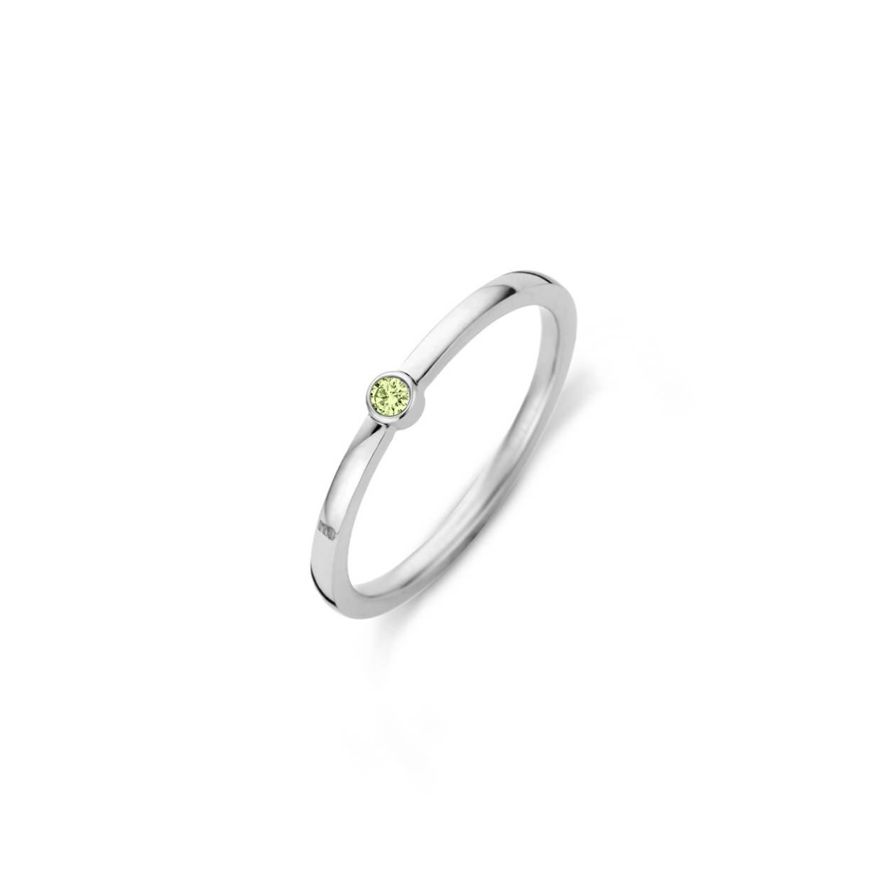 De Melano Friends Mini CZ ring is weer terug in vijf nieuwe najaarskleuren. De nieuwe kleurtjes van deze populaire ring zijn perfect te combineren met de nieuwe stenen uit de Twisted en Vivid collectie van dit seizoen. Draag hem als aanschuifring bij je andere favoriete Melano ringen en voeg net dat beetje extra glam toe. De Mini CZ ring is 3 mm breed en is verkrijgbaar in een zilver-, rose goud- of goudkleurige plating.
