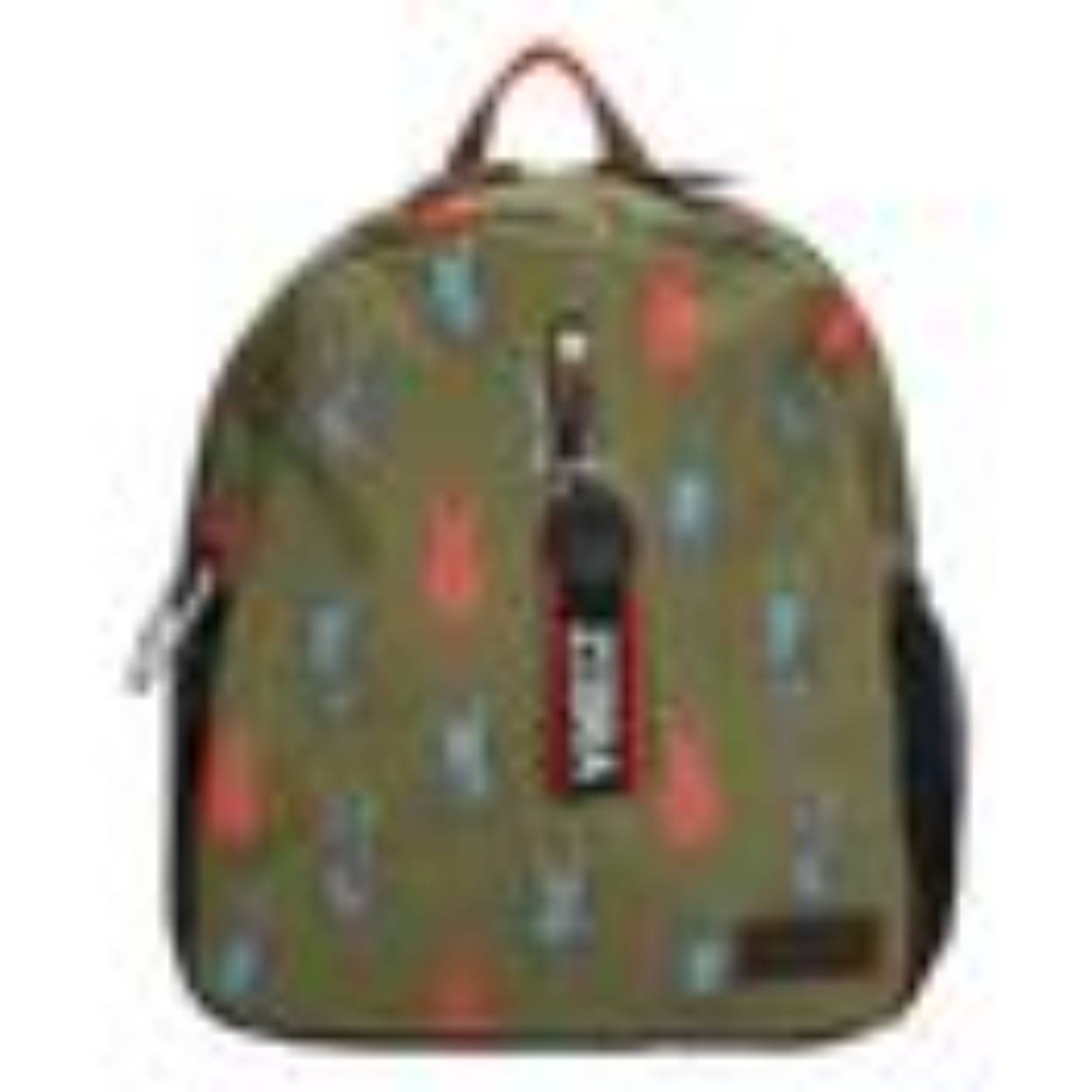 Een tas vol beetles! Stoere legergroene canvas tas met gekleurde accenten. De rugzak sluit met een fel gekleurde blokrits met dubbele sluiting en voorop zit een verticale rits met daarachter een extra opberg vak. Aan de bovenkant van de rugtas is een handvat met een vrolijke binnen kleur. 
Ook de verstelbare schouderbanden van pu leer gecombineerd met mesh is lekker te dragen op je rug. Handig is het kleine opberg vak aan de zijkant van mesh. Binnenin bevinden zich 2 drinkbeker vakken. De tas is zwart gevoerd met achterop het handige naamlabel.


Afmetingen:
Hoogte 36cm x breed 26cm x diep 10cm