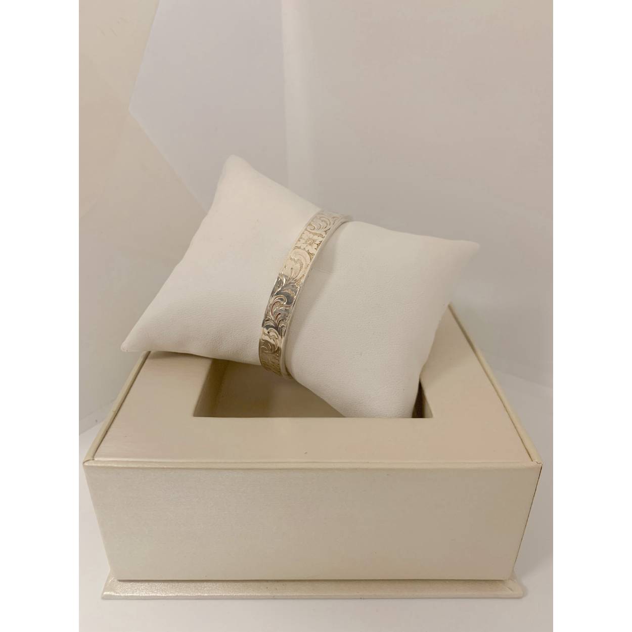 VINTAGE zilveren bewerkte slavenarmband