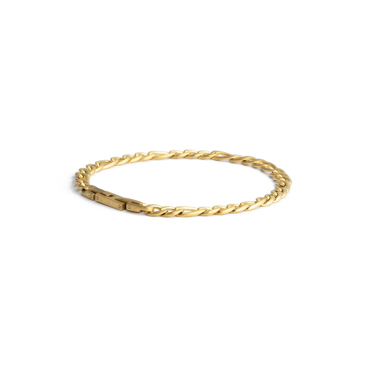 De Fortis Gold armband is een prachtige 5mm figaro armband met een op maat gemaakte sluiting. Hij is +-1 cm verstelbaar, dus je hoeft je niet al te veel zorgen te maken over de maatvoering.

De armband is gemaakt van duurzaam 316L roestvrij staal en is met de grootste zorg afgewerkt.