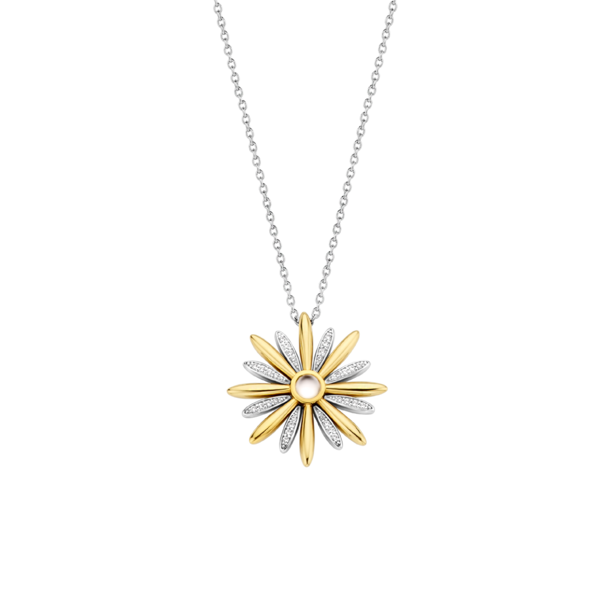 Het pronkstuk van deze TI SENTO - Milano gold-plated zilveren ketting 3974ZY/42 is de elegante ster, met afwisselend vergulde en pavé sterren stralen en een crèmekleurige parelmoeren steen in het midden. Het ontwerp staat symbool voor een hemel vol vallende sterren. De ketting is vervaardigd uit 925 sterling zilver. Met dit juweel zul je schitteren, altijd en overal. De lengte van de ketting is verstelbaar tussen 38 en 48 cm.