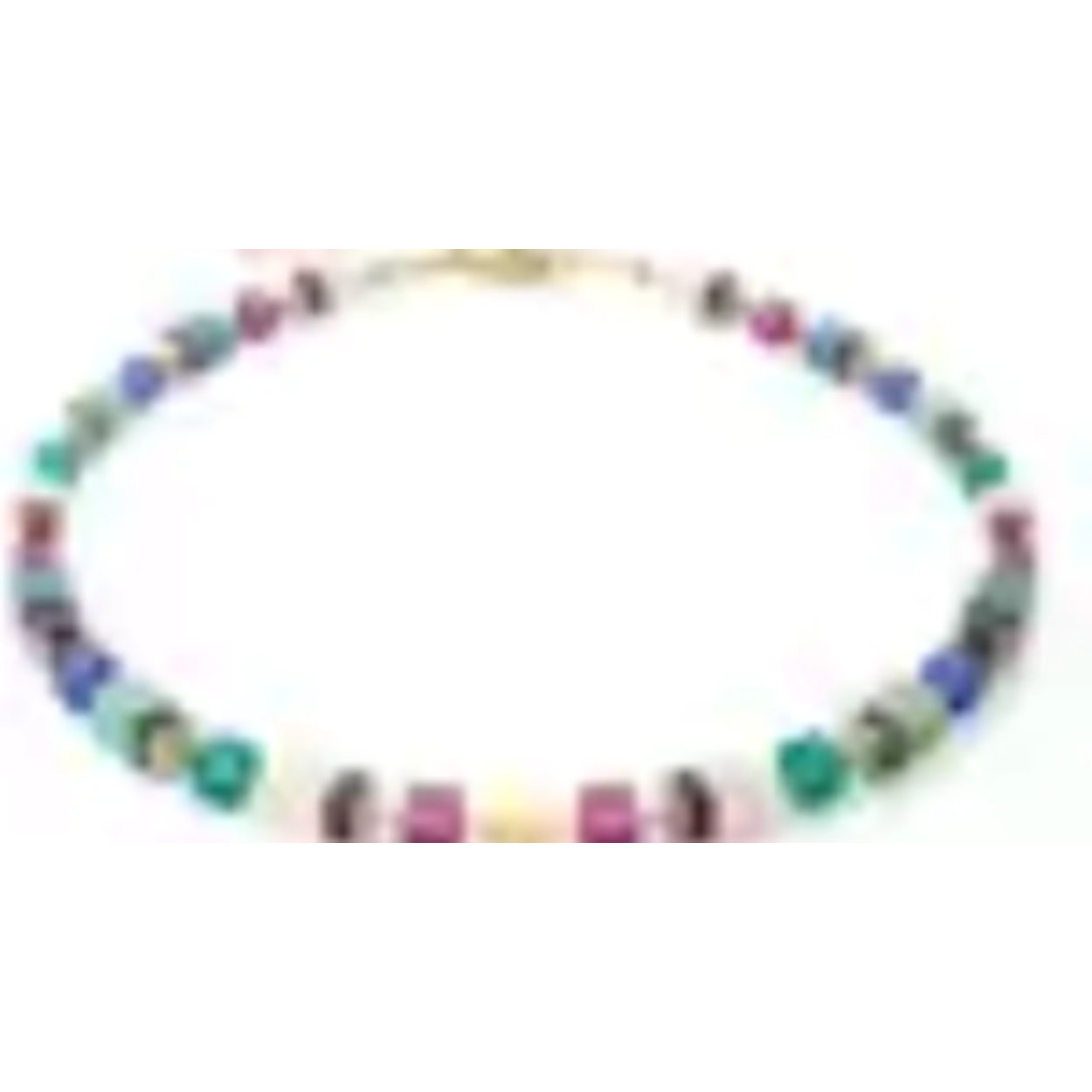 Dit is een collier van het merk Coeur de Lion gemaakt voor dames.