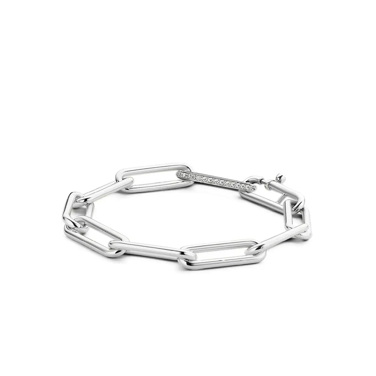 De schakels van deze zilveren TI SENTO - Milano 2926ZI closed forever armband worden subtiel bij elkaar gehouden door een stralend zirkonia middelpunt. Ze is het verfijnde detail dat je look een vleugje pit geeft. Haar veiligheidsslot houdt haar de hele tijd bij je.

