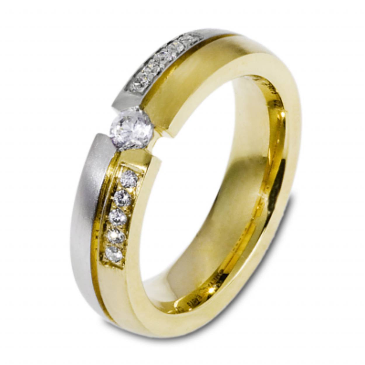 14k bicolor gouden trouwringen. De dames ring is bezet met briljant geslepen diamanten van totaal 0.28ct. Beide ringen zijn 5,2mm breed.