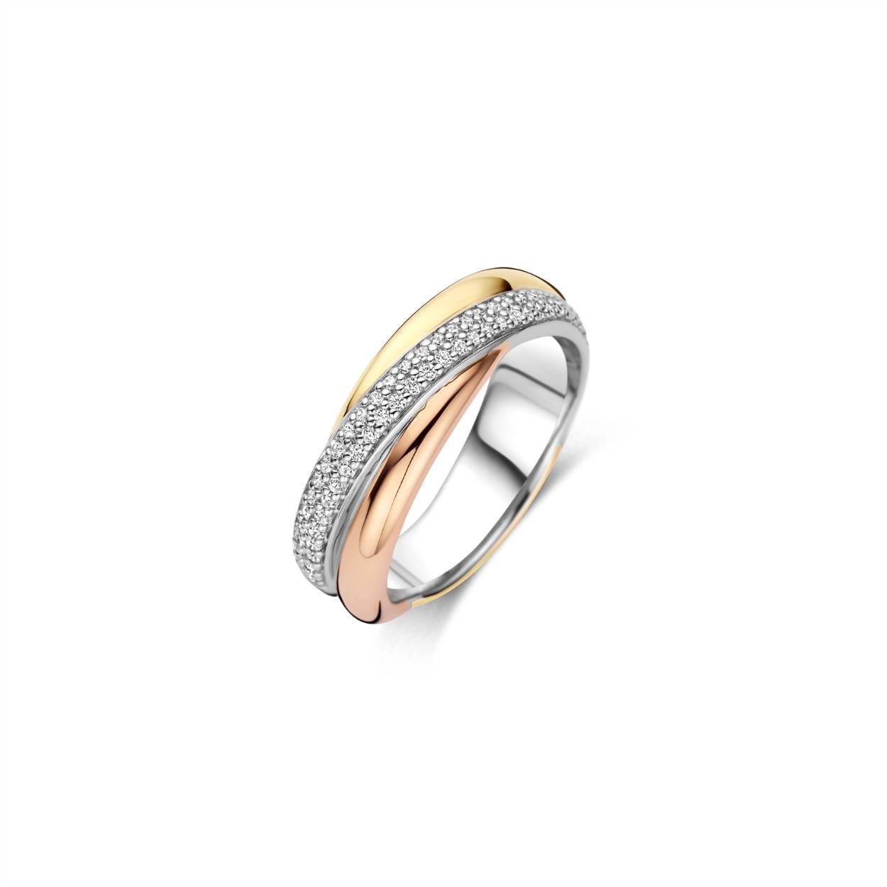 Ontdek sculpturale finesse met de TI SENTO vergulde zilveren ring 12343ZT. Gepolijst 925 sterling zilver is afgewerkt met een laag van geelverguld en roséverguld, het zacht gebogen oppervlak is bezet met sprankelende witte cubic zirconia die zorgen voor een elegante schittering. De slank toelopende band geeft de ring een luchtig karakter, waardoor hij zowel perfect is voor dagelijks gebruik als voor chique avonden. Stapel hem met andere TI SENTO ringen voor contrast of laat hem solo schitteren als eye-catcher. Hypoallergeen en nikkelvrij, ontworpen om de hele dag en avond door luxe comfort te bieden.