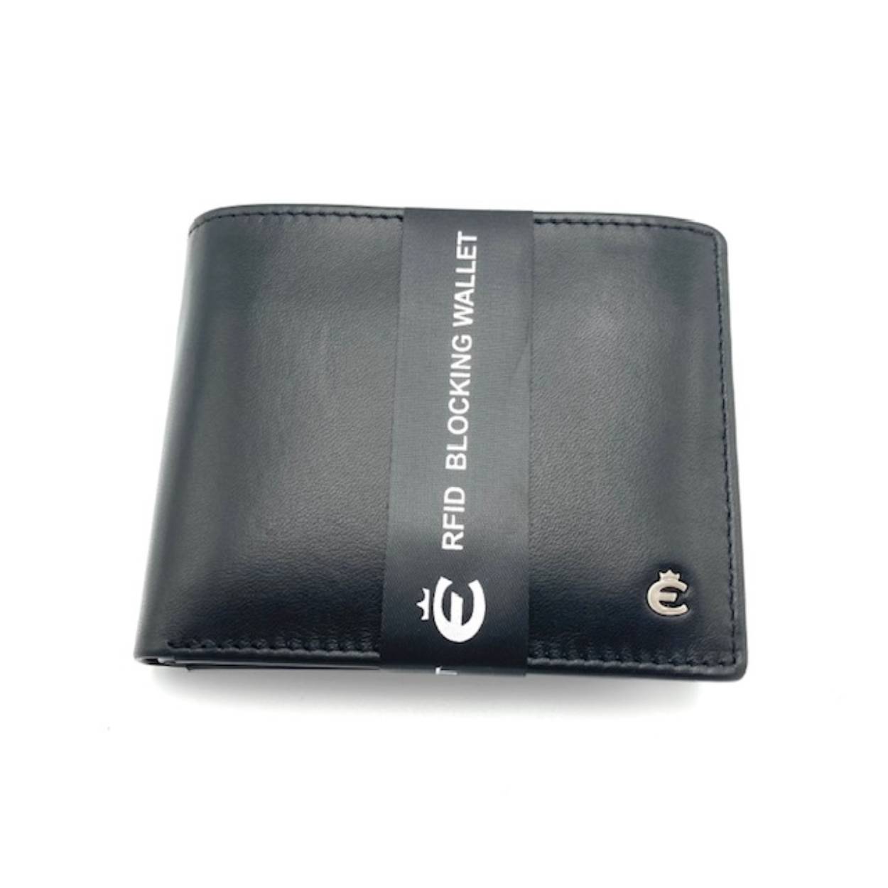 Esquire billfold uit de serie Harry is gemaakt van het mooiste nappa leer. Voorzien van RFID folie en voorzien van een cardsafe systeem.
Klein, smal en compact en geschikt voor 10 bankpassen. 

Afmetingen:
Hoog 9cm x breed 10.5cm x diep 2cm