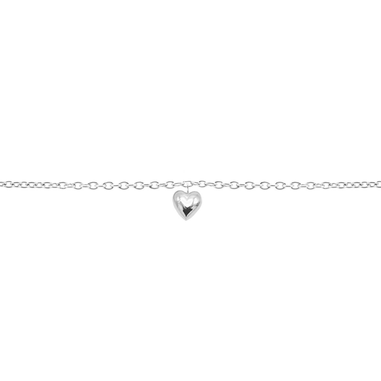 Een elegant zilverkleurig armbandje met een hartje.