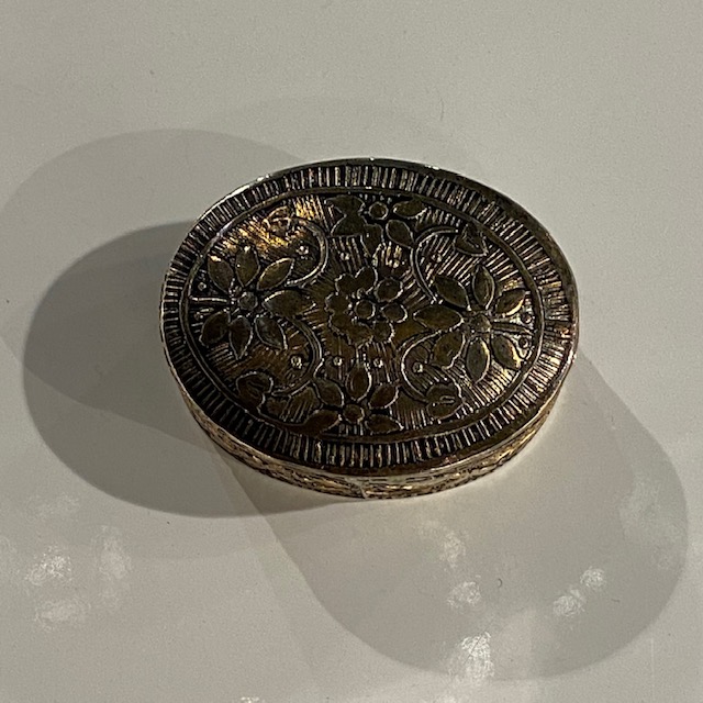 Zilveren pillendoos rond