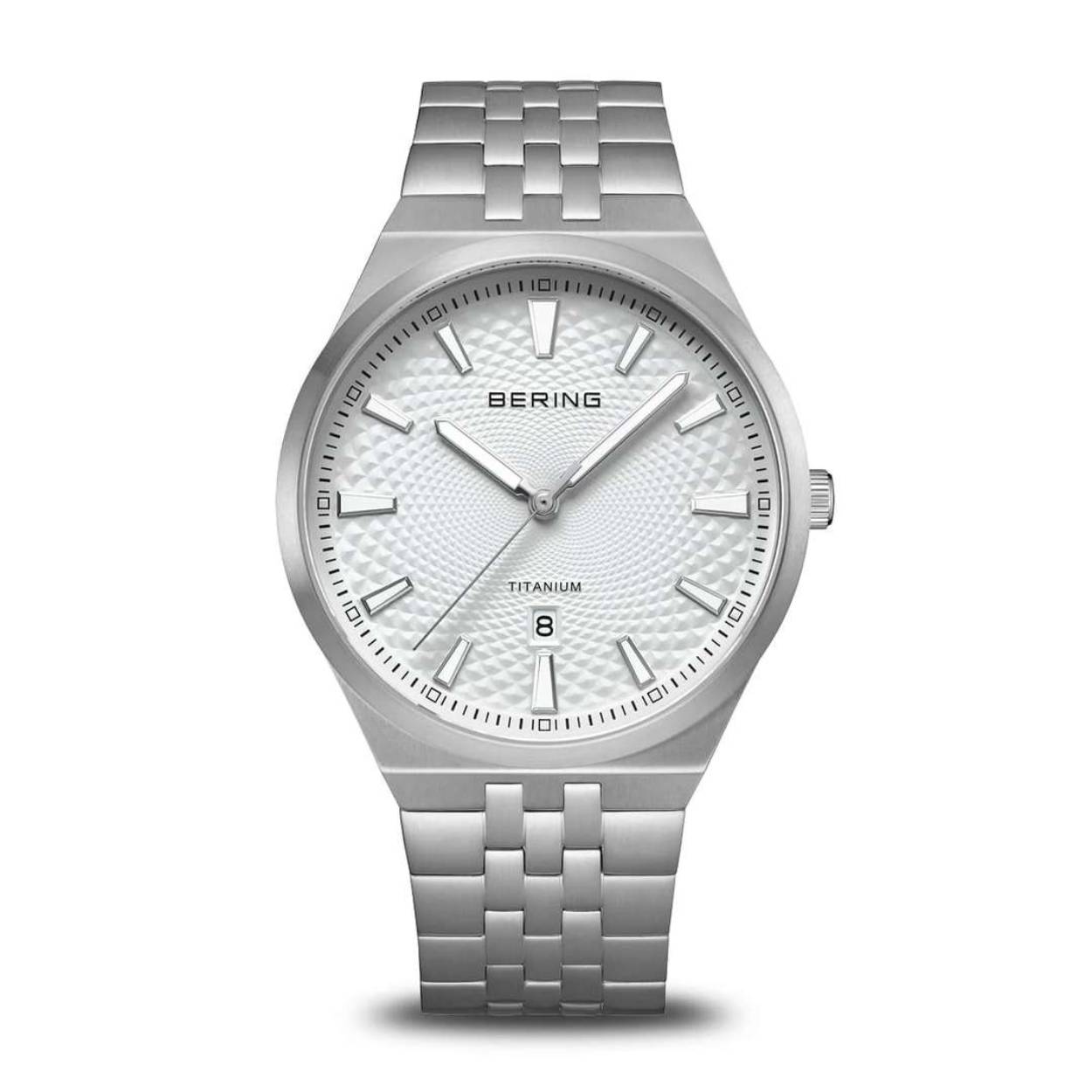 Bering heren horloge van titanium met een saffier glas boven een witte wijzerplaat 10atm waterdicht