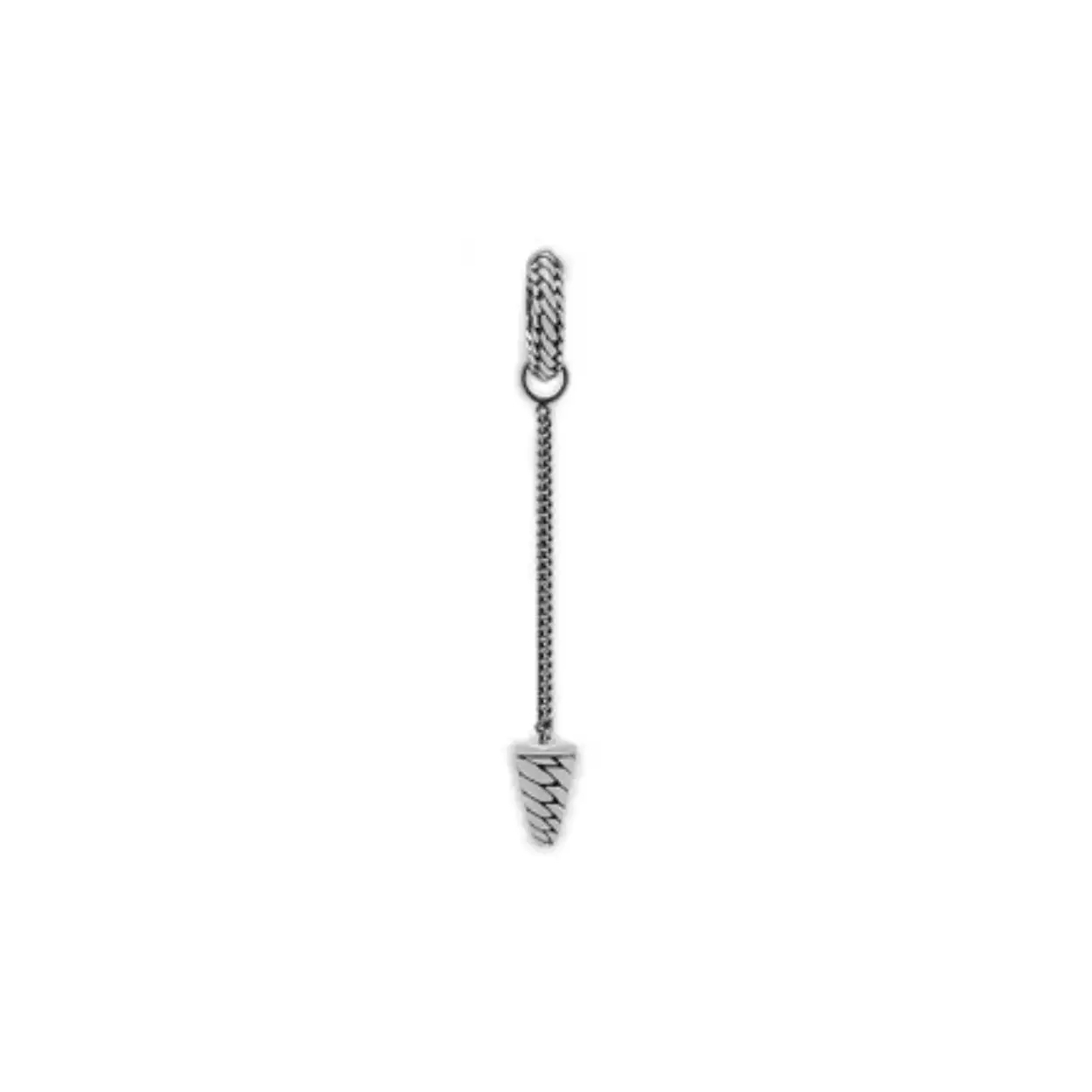 De Ben Ear Hoop Silver is een eyecatching oorbel gebaseerd op de populaire Ben schakel en maakt deel uit van de Earparty collectie. De oorring is gecombineerd met een Essential ketting en heeft een hangende kegel met ons iconische Ben design, een van onze meest populaire schakels. De oorbellen zijn los te koop, maar staan natuurlijk ook leuk in combinatie met andere oorbellen van de Earparty of als setje van twee dezelfde. De mogelijkheden om deze prachtige oorbellen te combineren zijn eindeloos, waardoor de Earparty-collectie echt een must-have is.