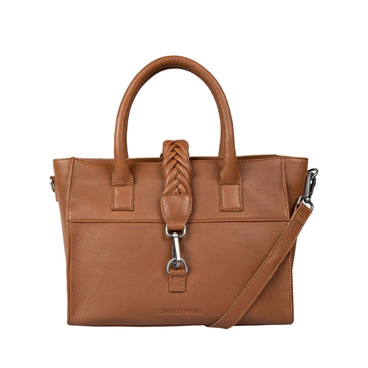Kleur Fawn / cognac
afmeting W 30 x H 23 x D 14 cm
materiaal Leer
sluiting karabijnsluiting
detail vlechtwerk 