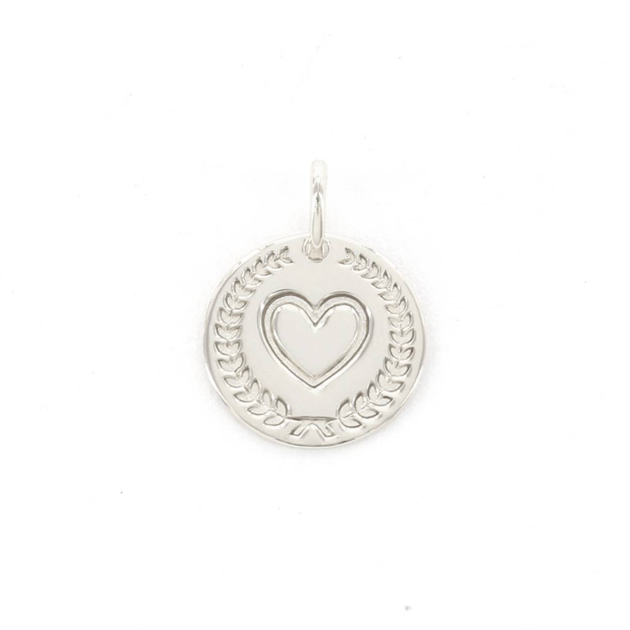 Voor deze hanger heb je een Imotionals ketting nodig. Imotionals kettingen hebben een klein oogje dat door de hanger past.

De collectie hangers en bedels van Imotionals bestaan uit initialen en symbolen. Kies je collier en bedel(s) naar keuze en creëer zo je gepersonaliseerde Necklace.  Je schuif de bedel aan het collier, de lengte kun je zelf bepalen, en hoe leuk is is om 2 of 3 lengtes samen te dragen. Creëer your own Necklace Party.

Imotionals is een zilveren sieradenlijn bestaande uit dunne colliers en hangertjes, het laatste in de vorm van initialen en symbolen. waarmee je door middel van colliers, initialen en symbolen expressie geeft aan jou gevoelens of gedachten.

Een letter sieraad zorgt ervoor dat je jouw look een persoonlijke touch kan geven. Kies voor je eigen letter of de letter van je beste vriendin, vriend, moeder of iemand anders die je dierbaar is. Je kunt er zelfs een hele naam aan hangen, met bijvoorbeeld een hartje of sterretje symbool voor extra betekenis. Ook mega leuk om te geven als cadeautje. Get it before it's gone!
