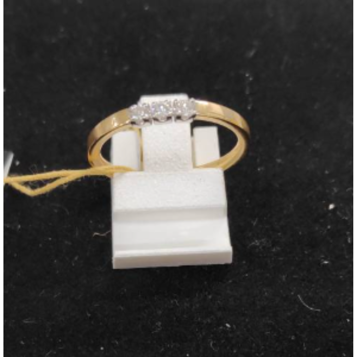 Gouden ring R7195001EBA met drie diamanten