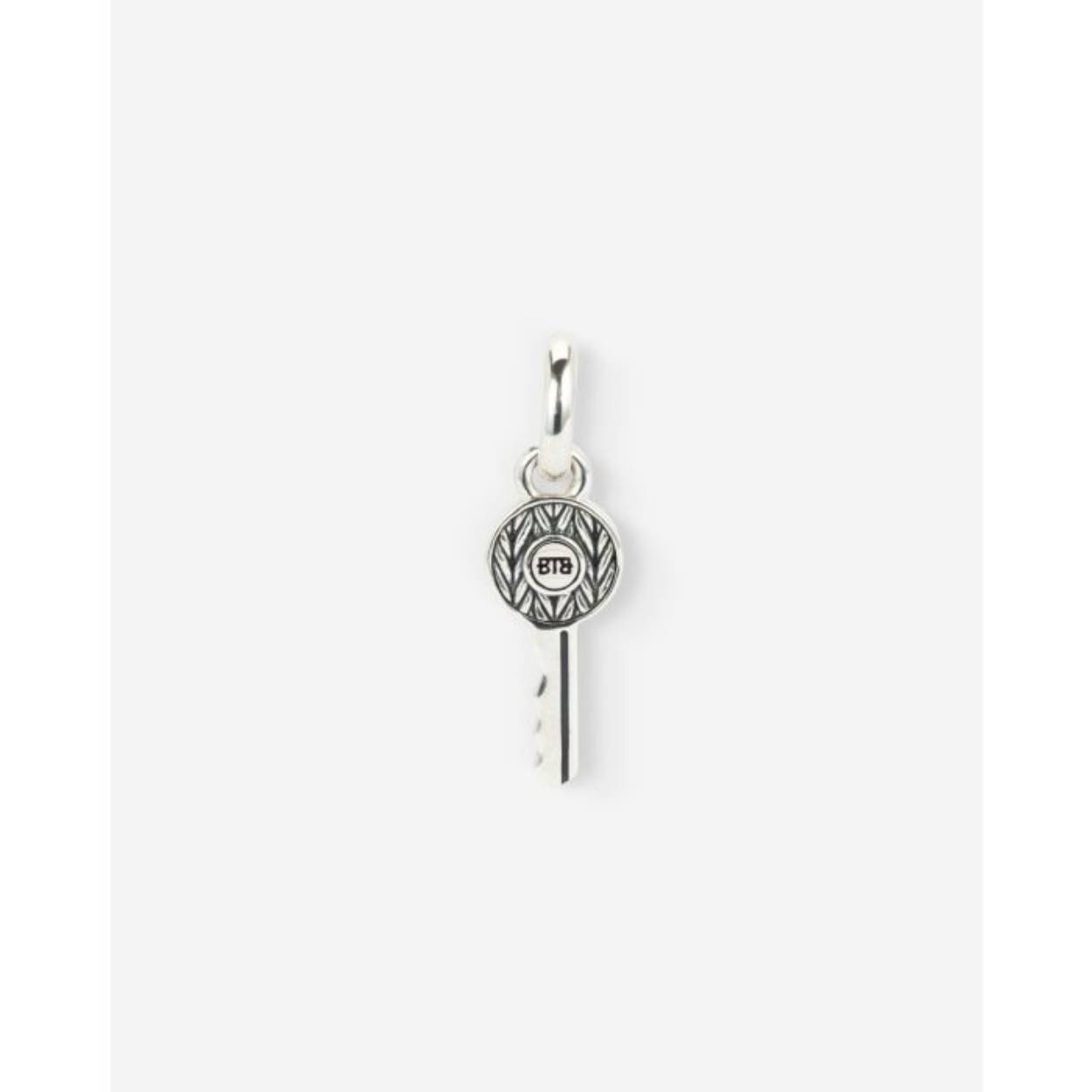 BtB 699 Pendant Key Silver