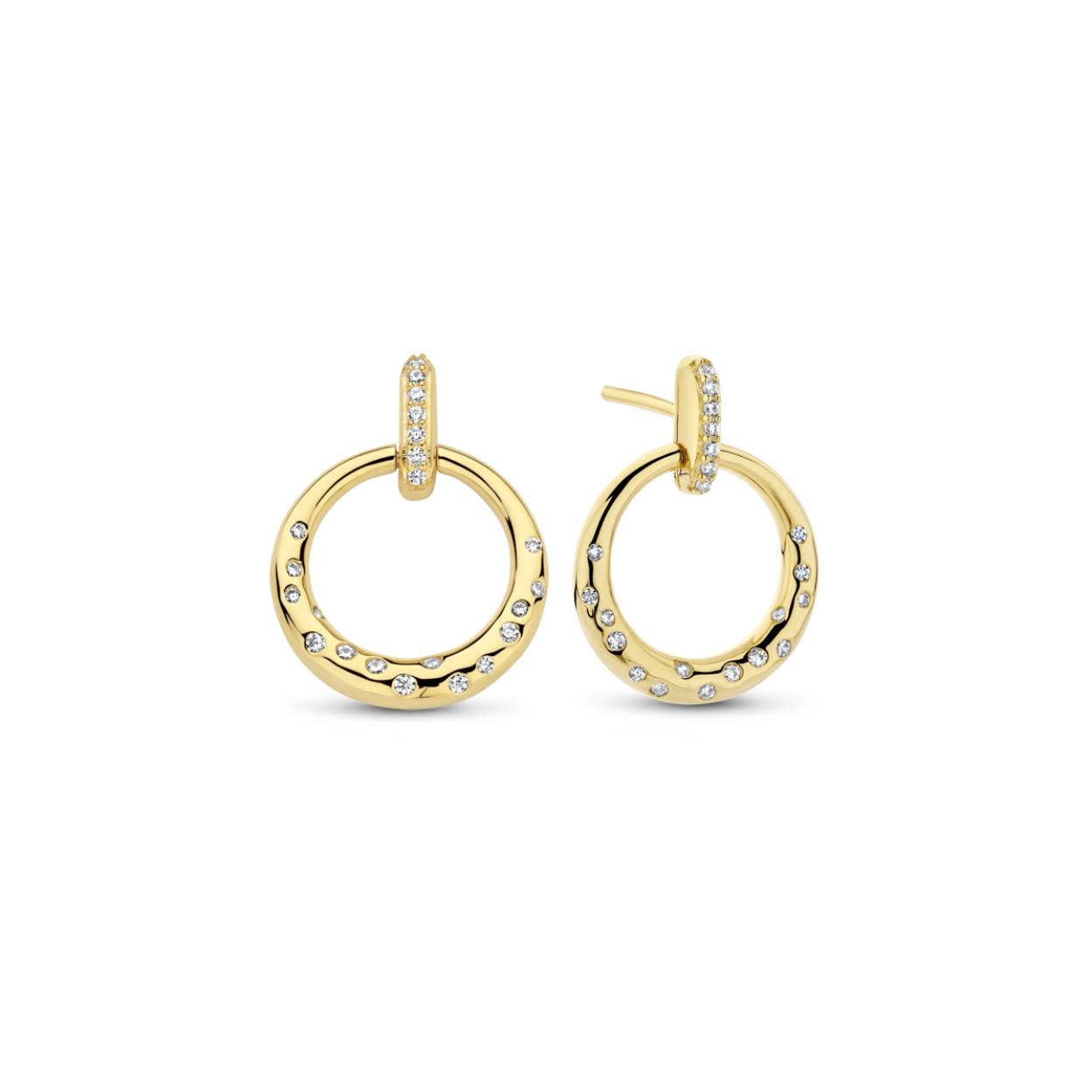 Goudkleurige oorhangers met zirkonia's van het merk Orage
Materiaal: 925 zilver, verguld
Bijhorende ketting met hanger ook verkrijgbaar